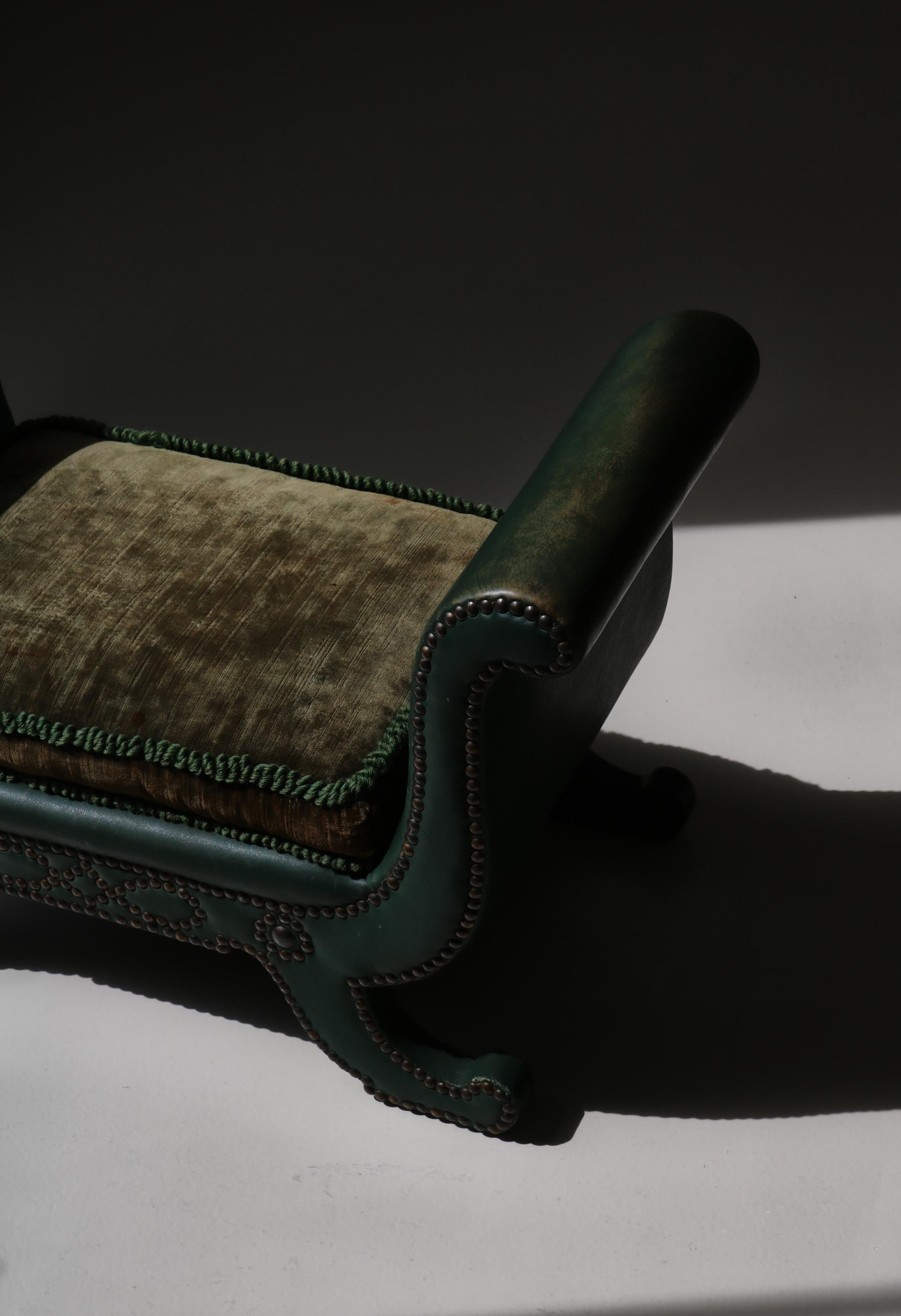 Cuir Grand tabouret Art Déco en cuir et daim vert, Otto Schultz pour BOET, Suède, années 1930 en vente