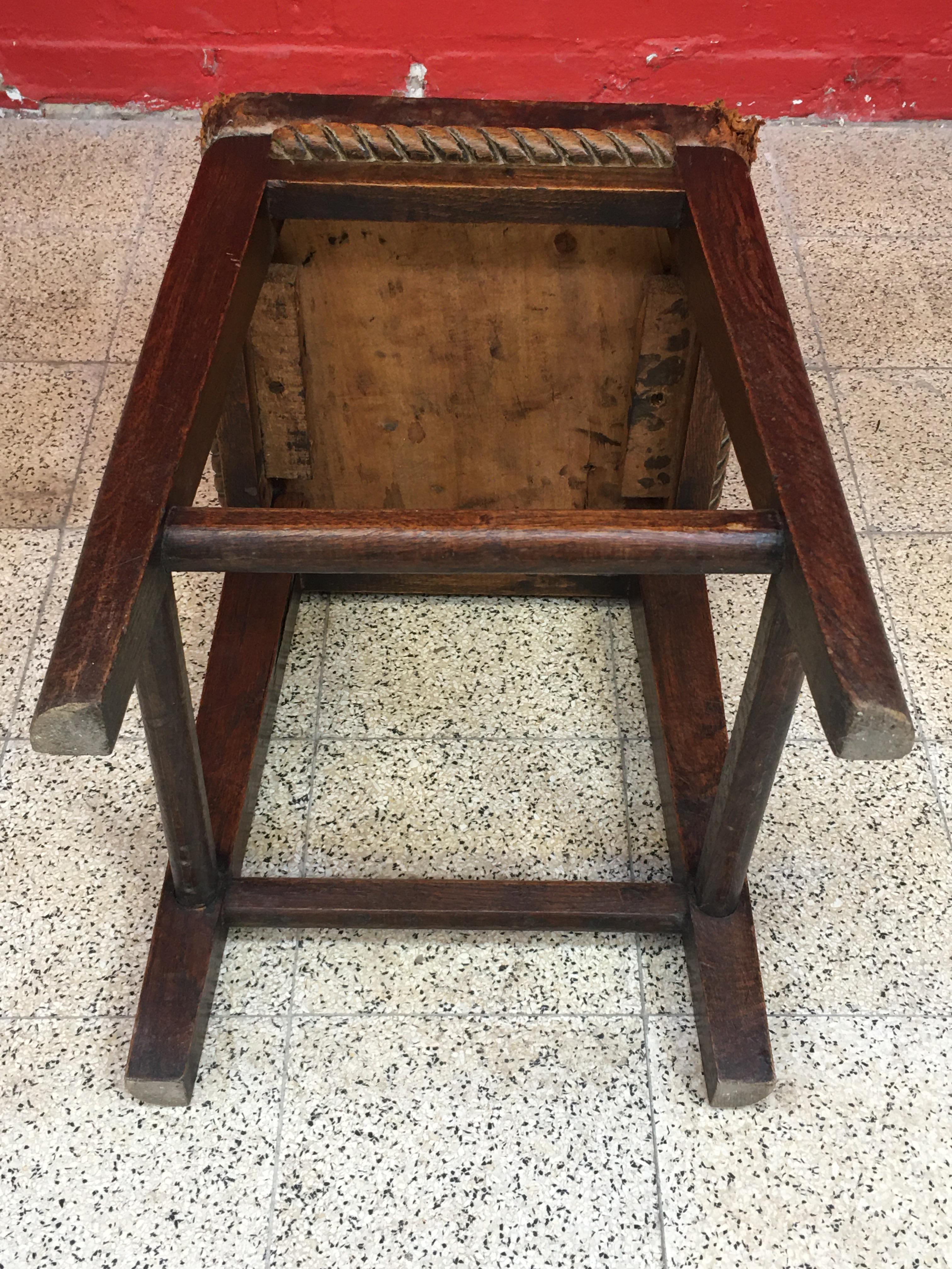 Art Deco Stool in Oak and Leather circa 1950, Carved Wooden Rope Decor For Sale 4