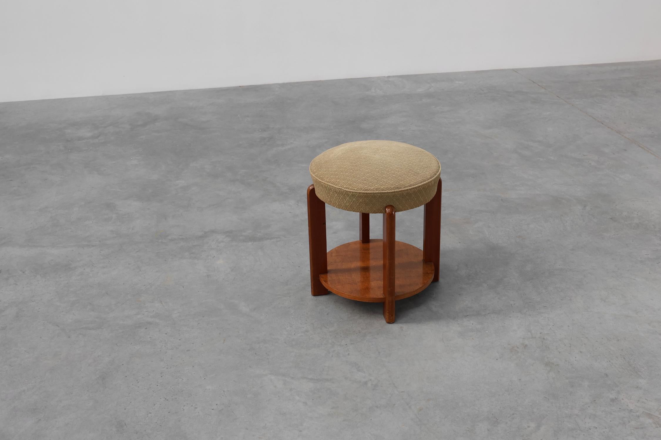 Art Deco stool in wood with original fabric, France ca. 1920 Bon état - En vente à Meulebeke, BE