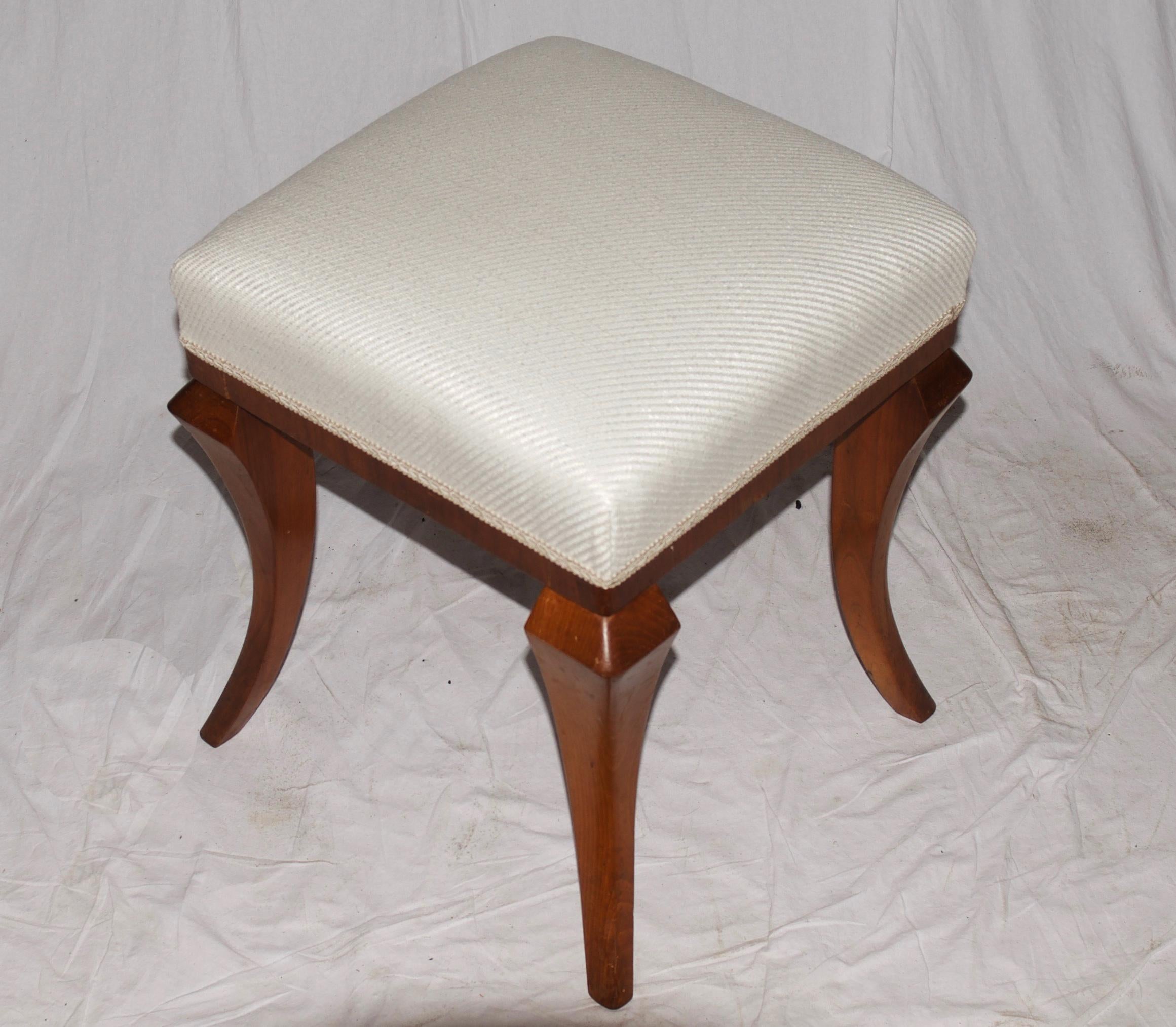 Art Deco Stool Ottoman, Footstool In Excellent Condition For Sale In Vienna, AT