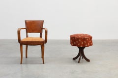 Art-déco-Hocker mit geschwungenen Beinen und blumenförmiger Sitzfläche mit Originalpolsterung