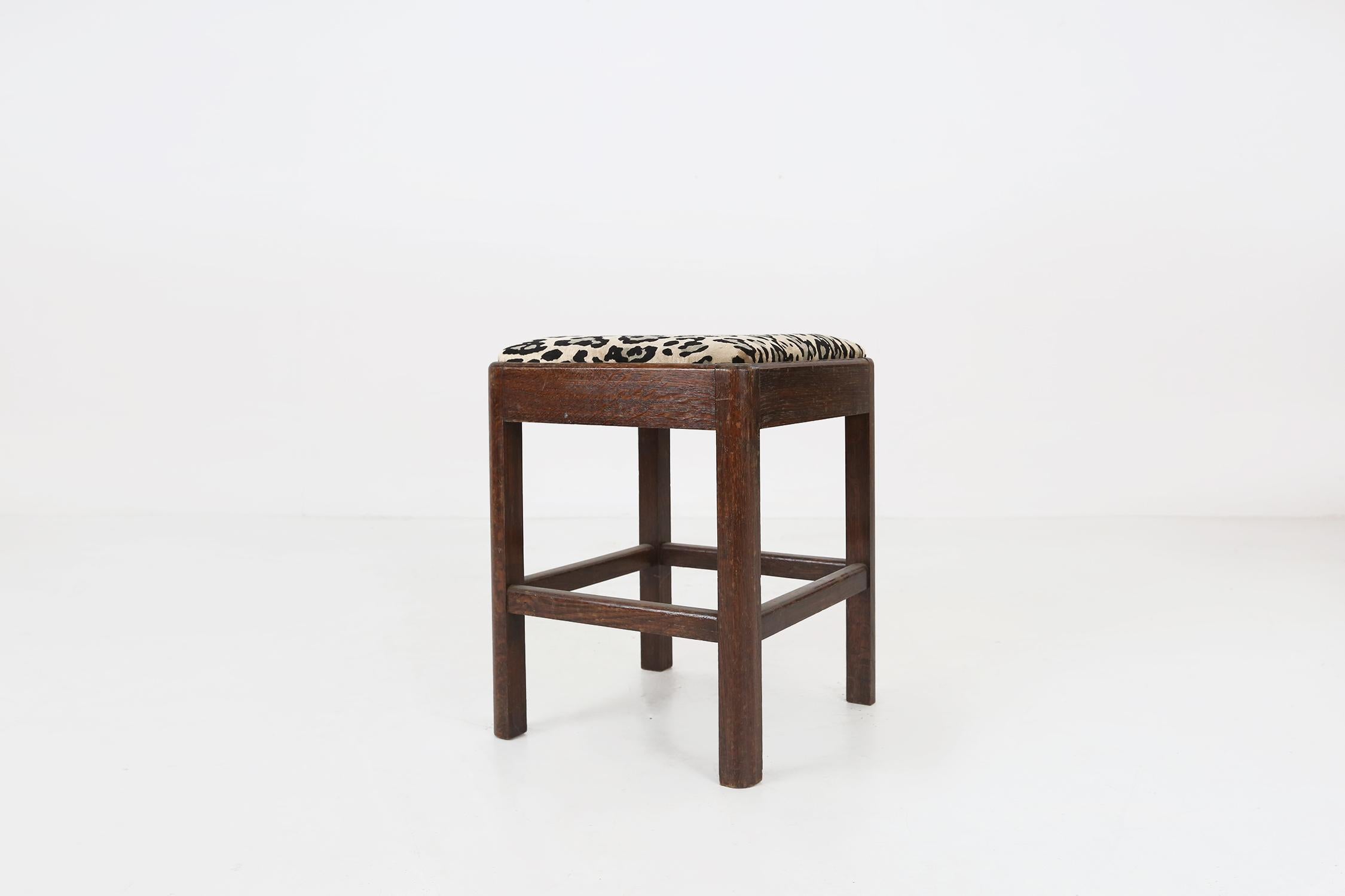 Art Deco Stool with Leopard Print Ca.1930 In Good Condition For Sale In Meulebeke, BE