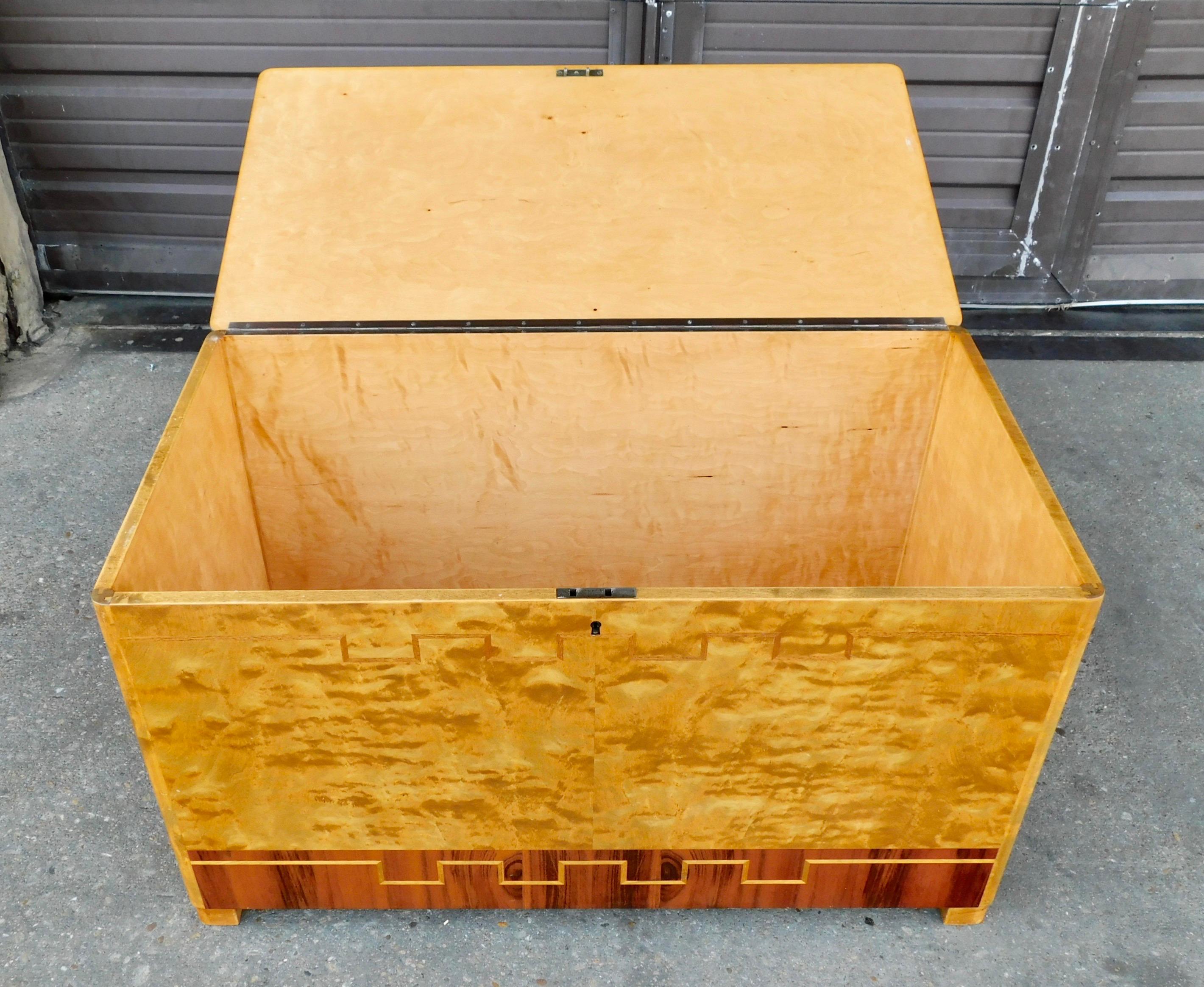 Art Deco Storage Chest Rendered in Golden Flame Birch and Rosewood, Sweden 1930s 4