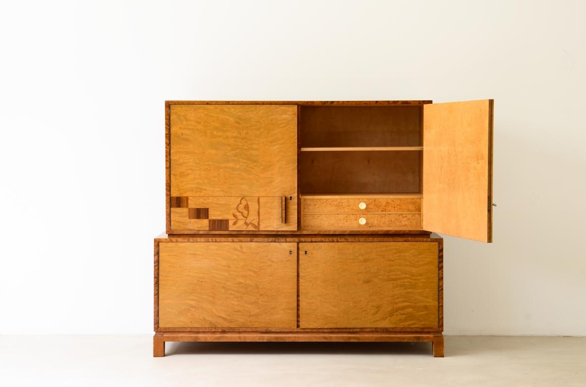 Art Deco storage unit in flamed maple In Excellent Condition For Sale In Milano, IT