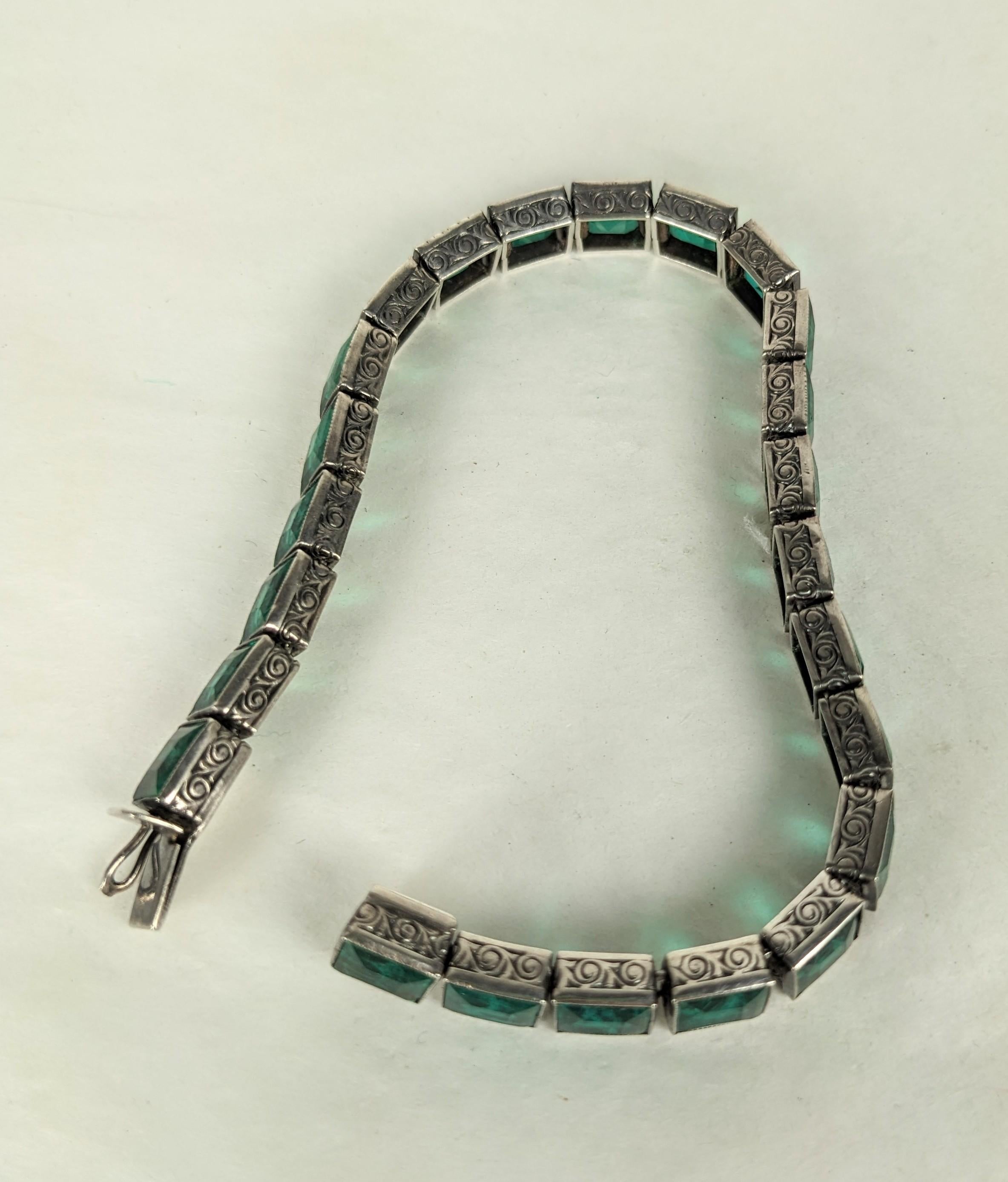 Art Deco Straight Line Emerald Bracelet  For Sale 1