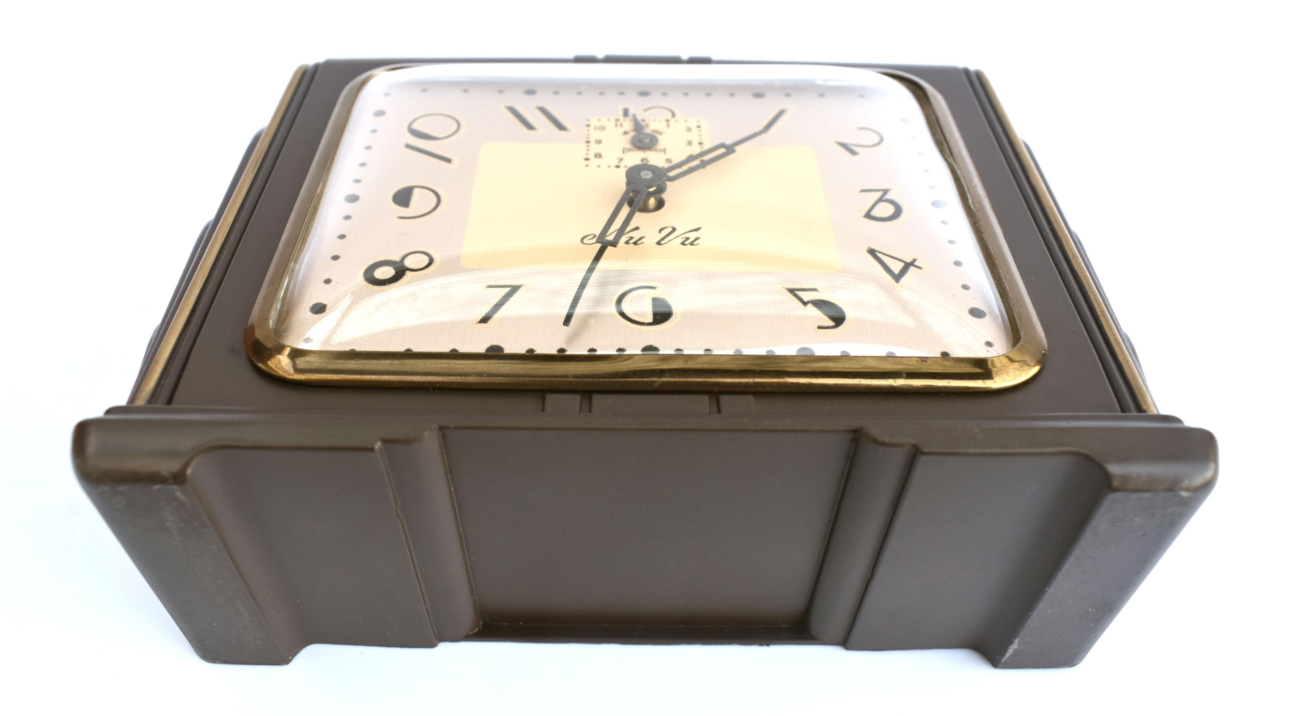 Amerikanische Art-Déco-Streamline-Uhr, um 1942 (Metall) im Angebot