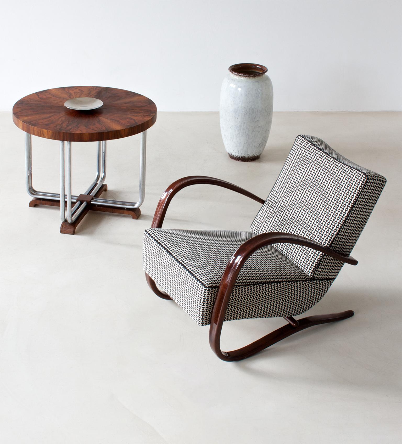 Tissu d'ameublement Fauteuil Streamline Art Déco de Jindrich Halabala, vers 1940 en vente