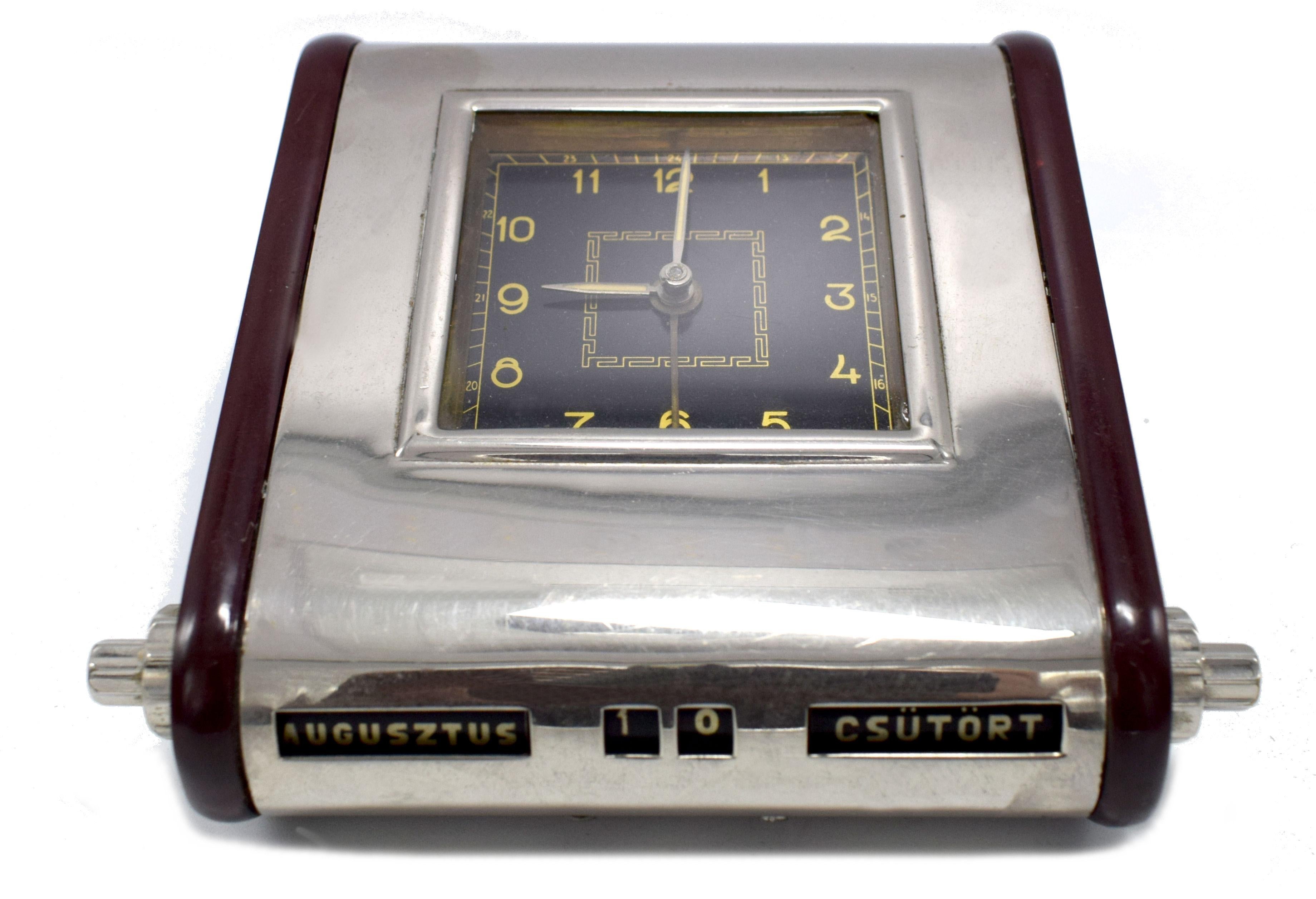Perfect Hungarian Art Deco Bakelite table clock in great condition from 1930s. Works excellent and is punctual! Alarm function silent-able. A good sized clock, perfect for desks, side tables etc. Made by Hungarian MOFÉM, manufacturer's mark on the