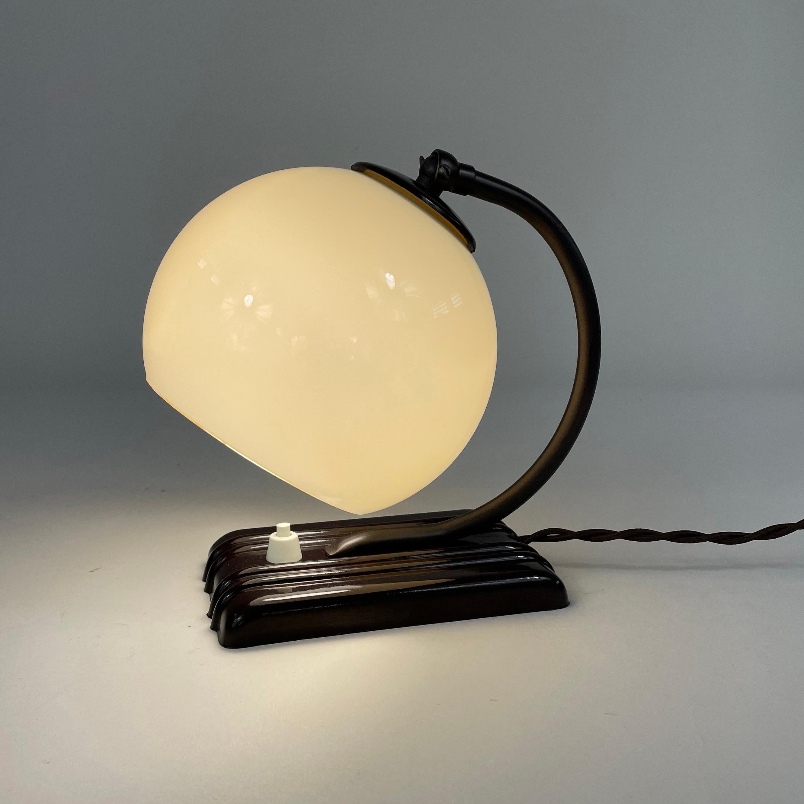 Brass Art Deco Streamline Design Bakelite and Opaline Table Lamp, 1920s to 1930s