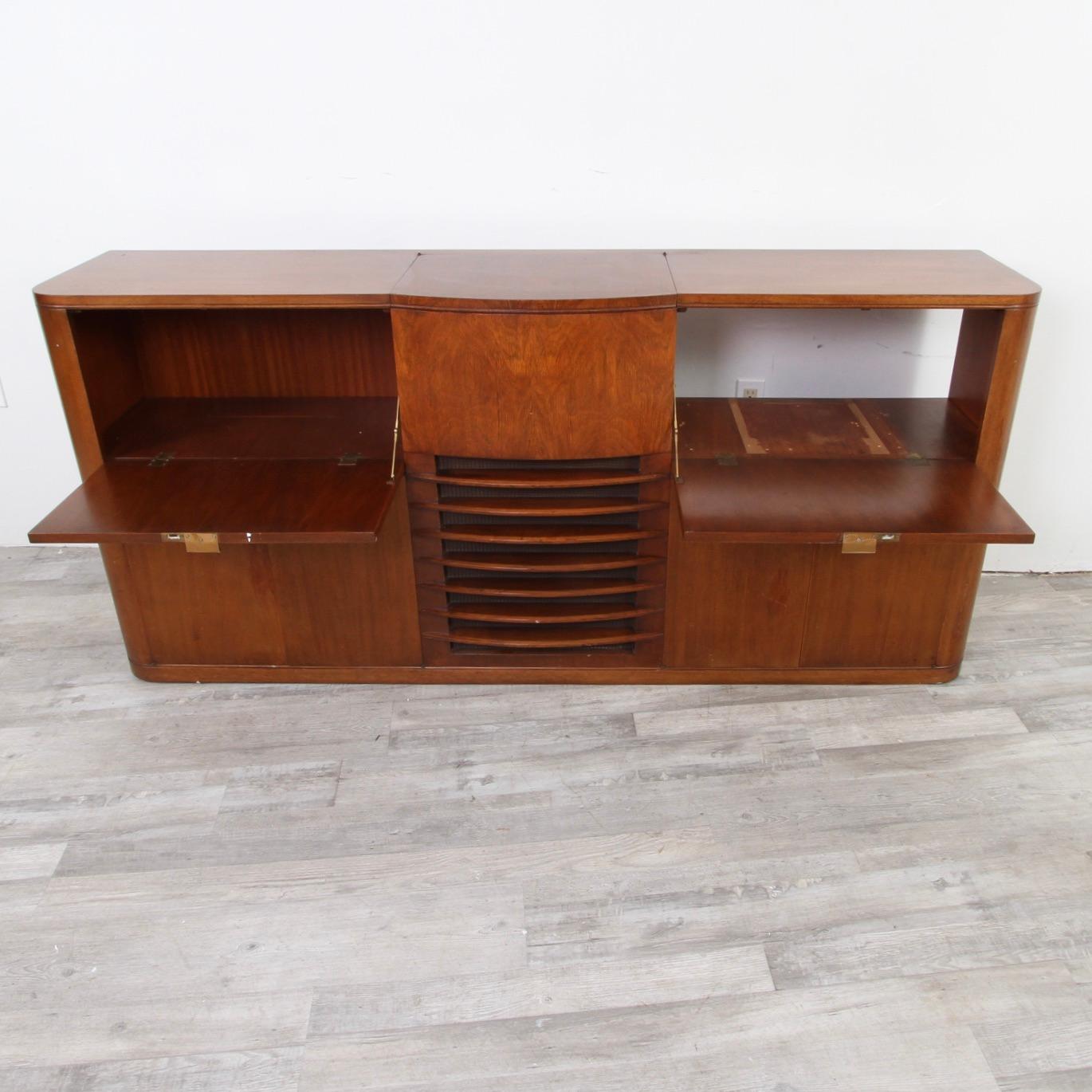 20th Century Art Deco Streamline Entertainment / Bar Cabinet For Sale