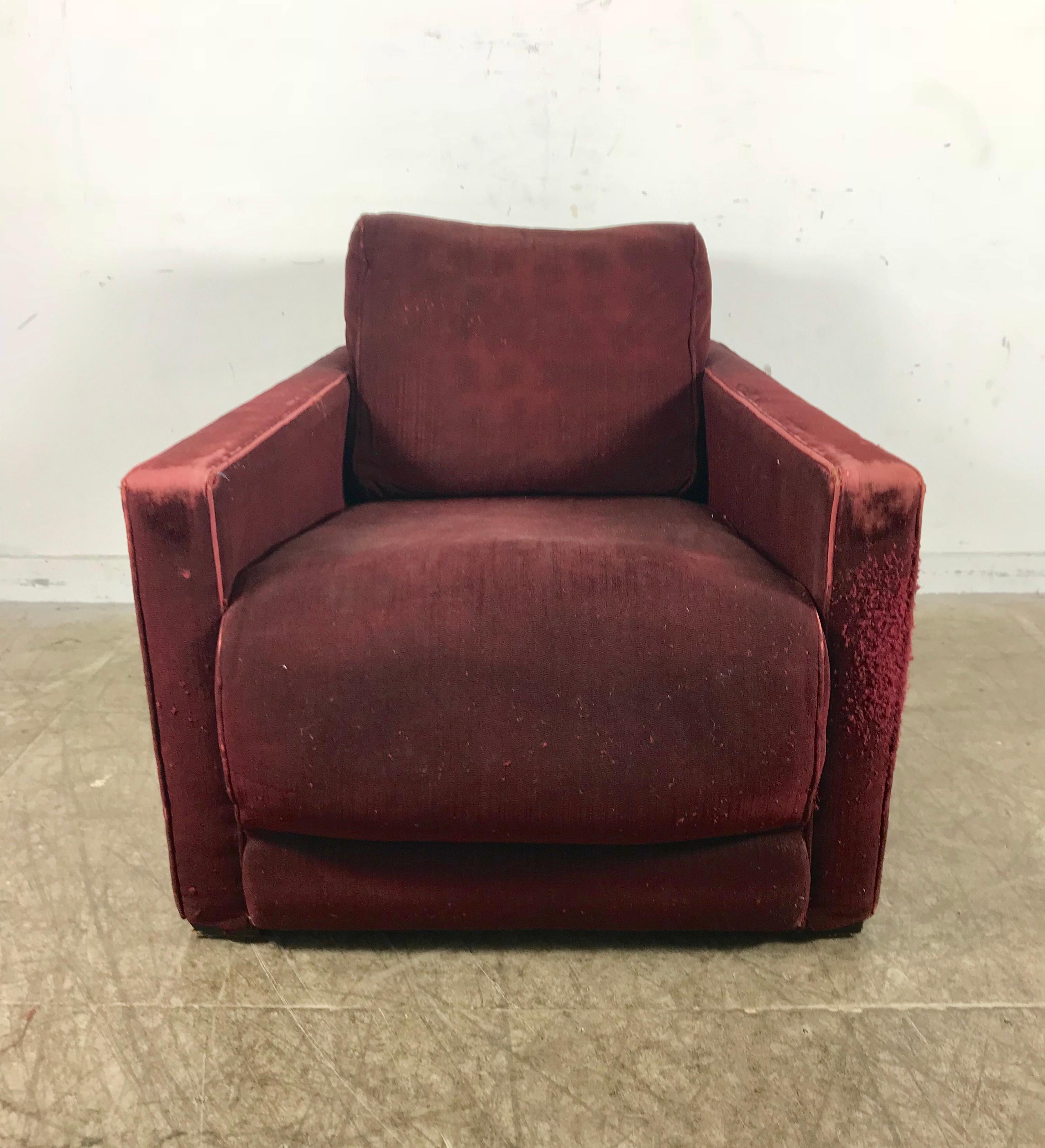 Art Deco streamline lounge chair by Gilbert Rohde for Herman Miller, circa 1937, amazing quality and design, extremely comfortable. Important transitional design from Art Deco to Modern, retains original burgundy mohair fabric. Minor fabric pulls,