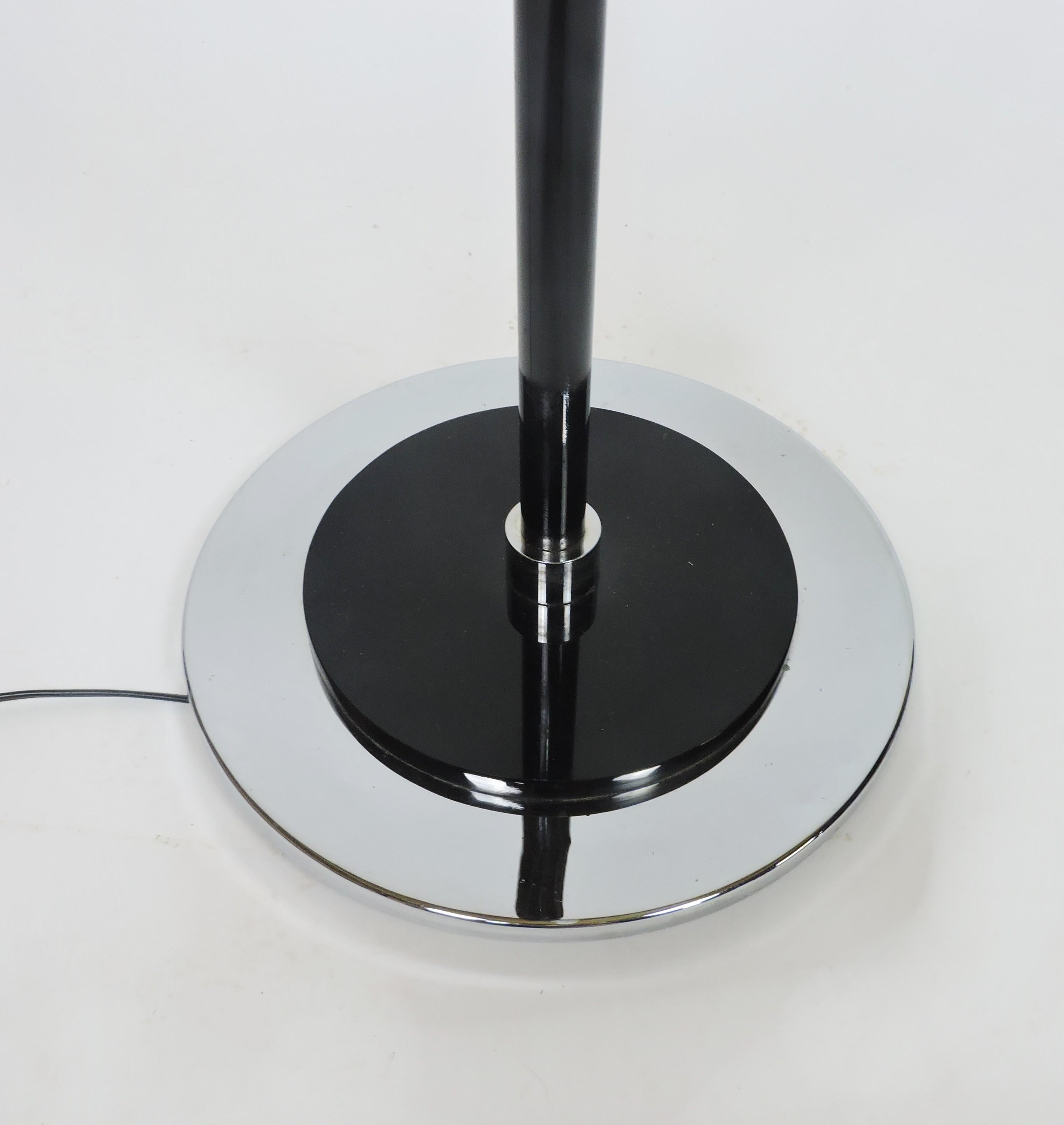 Art Déco Streamline Machine Age Noir et Chrome Lampadaire ajustable en vente 4