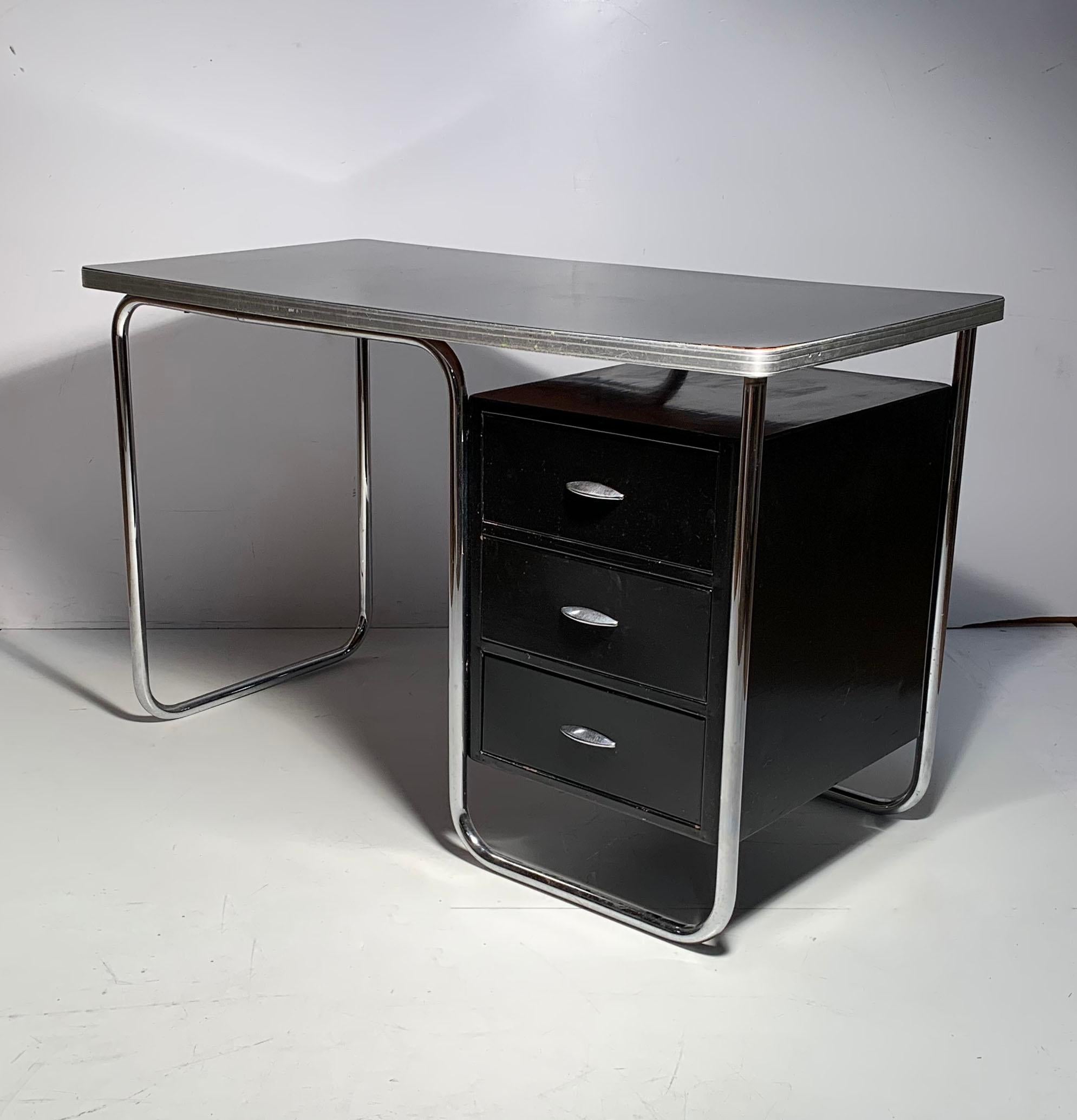 Art Deco streamline moderne Machine Age desk by Walter Dorwin Teague for Texaco. In the manner of Gilbert Rohde, Marcel Breuer and Wolfgang Hoffman