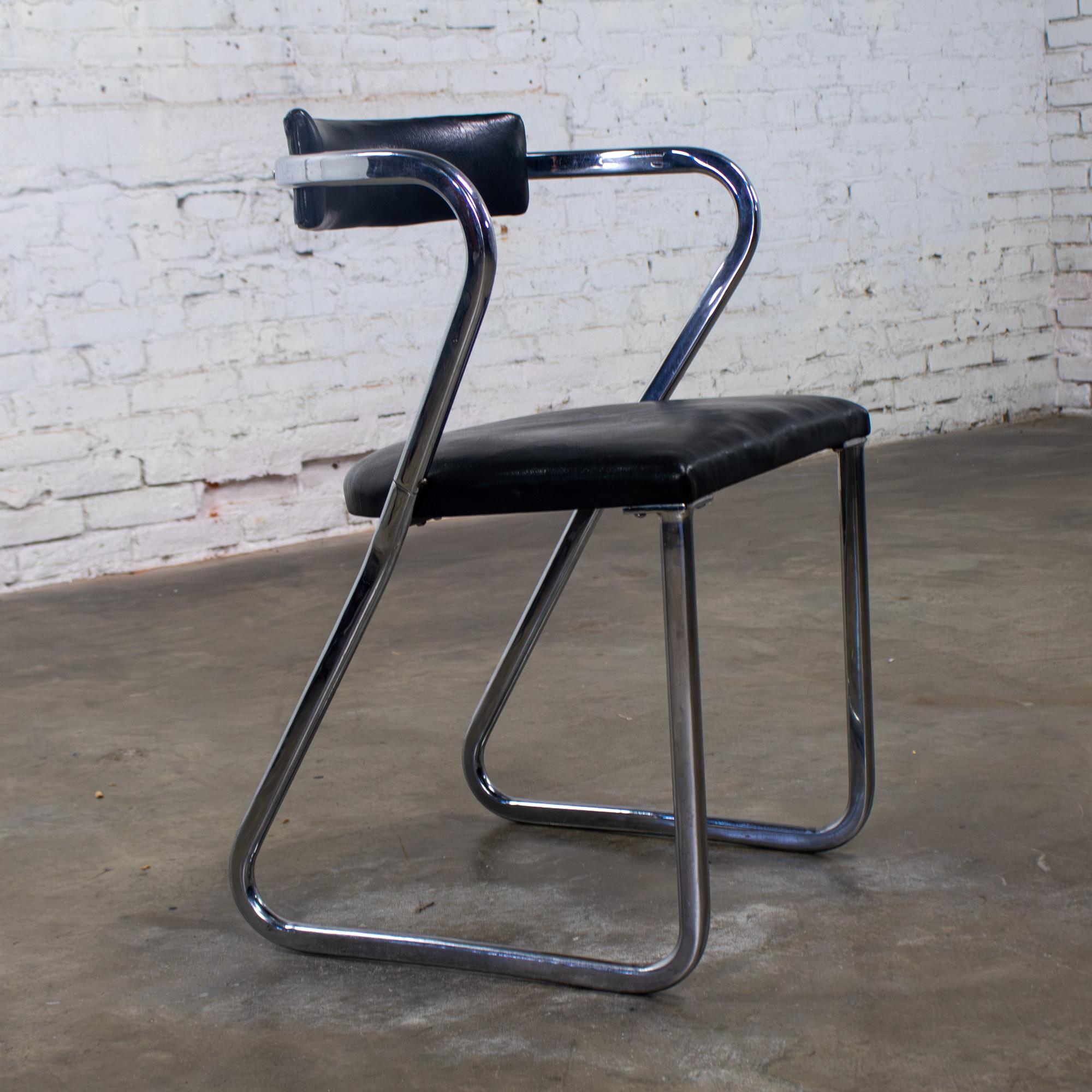 Silla Lateral Art Decó Streamline Vinilo Negro y Cromo Manera de Gilbert Rohde en venta 7