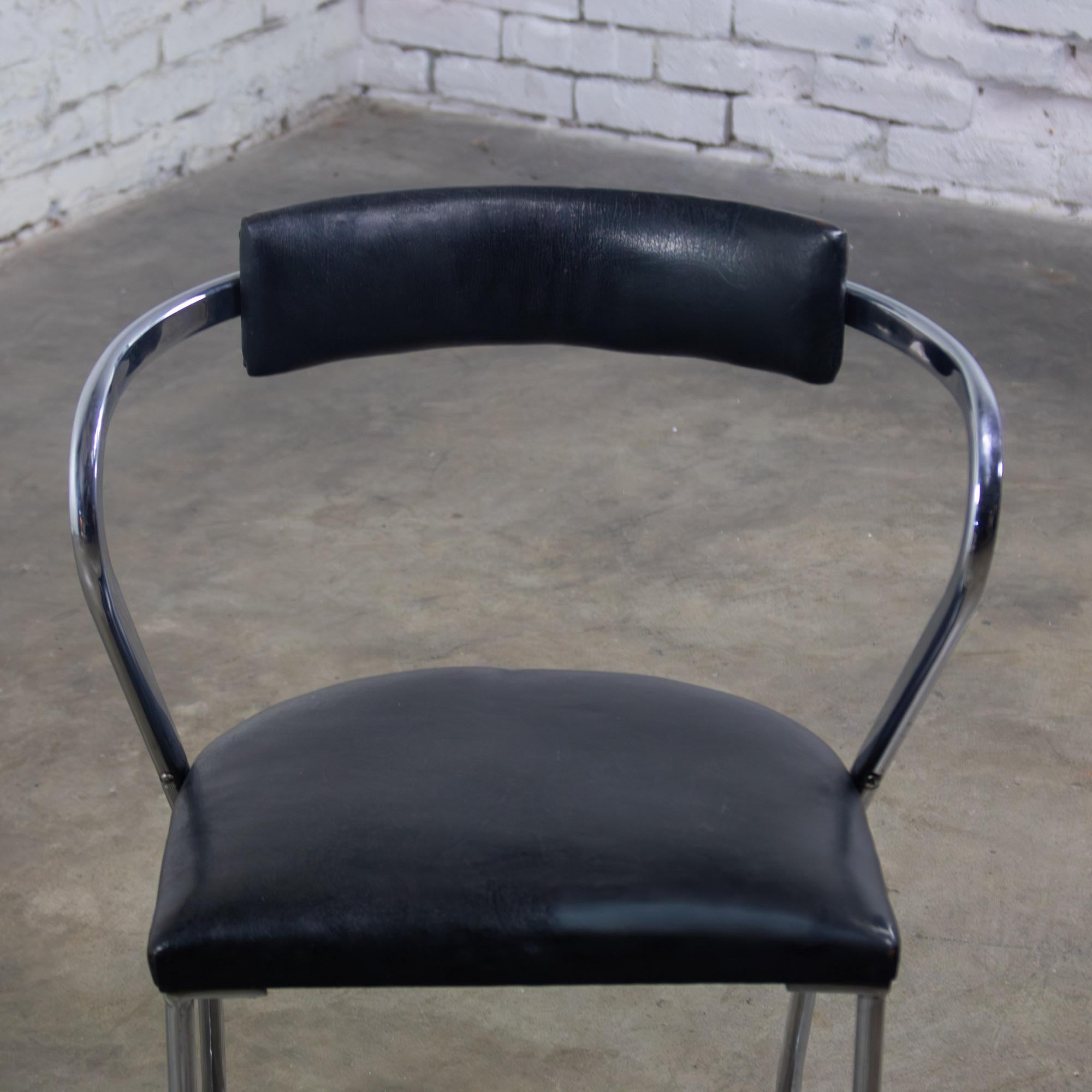 Silla Lateral Art Decó Streamline Vinilo Negro y Cromo Manera de Gilbert Rohde en venta 10