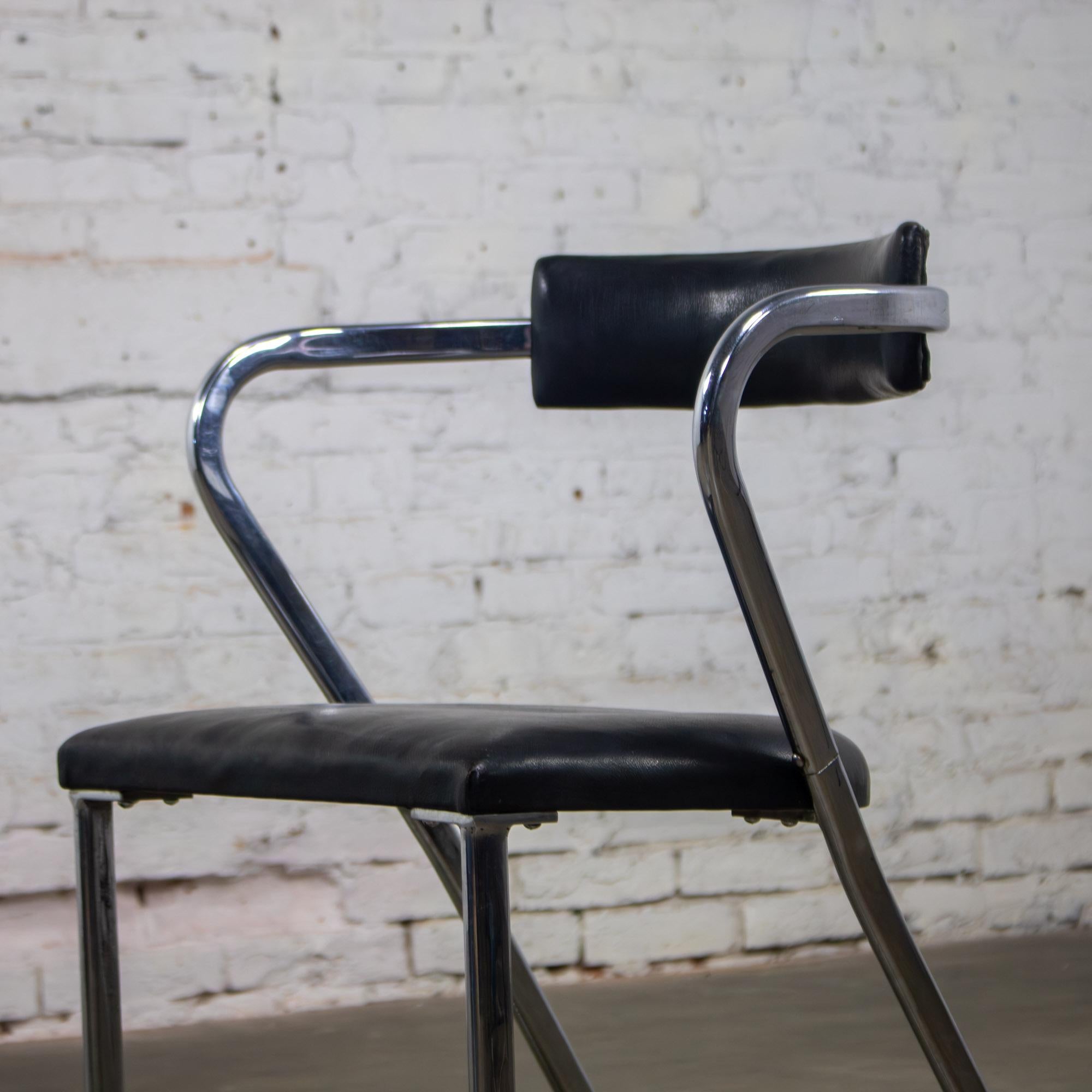 Silla Lateral Art Decó Streamline Vinilo Negro y Cromo Manera de Gilbert Rohde en venta 11