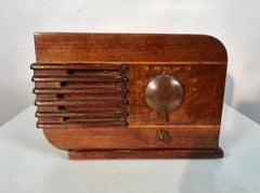 Art Deco Streamline Tabletop Radio by Stewart Warner