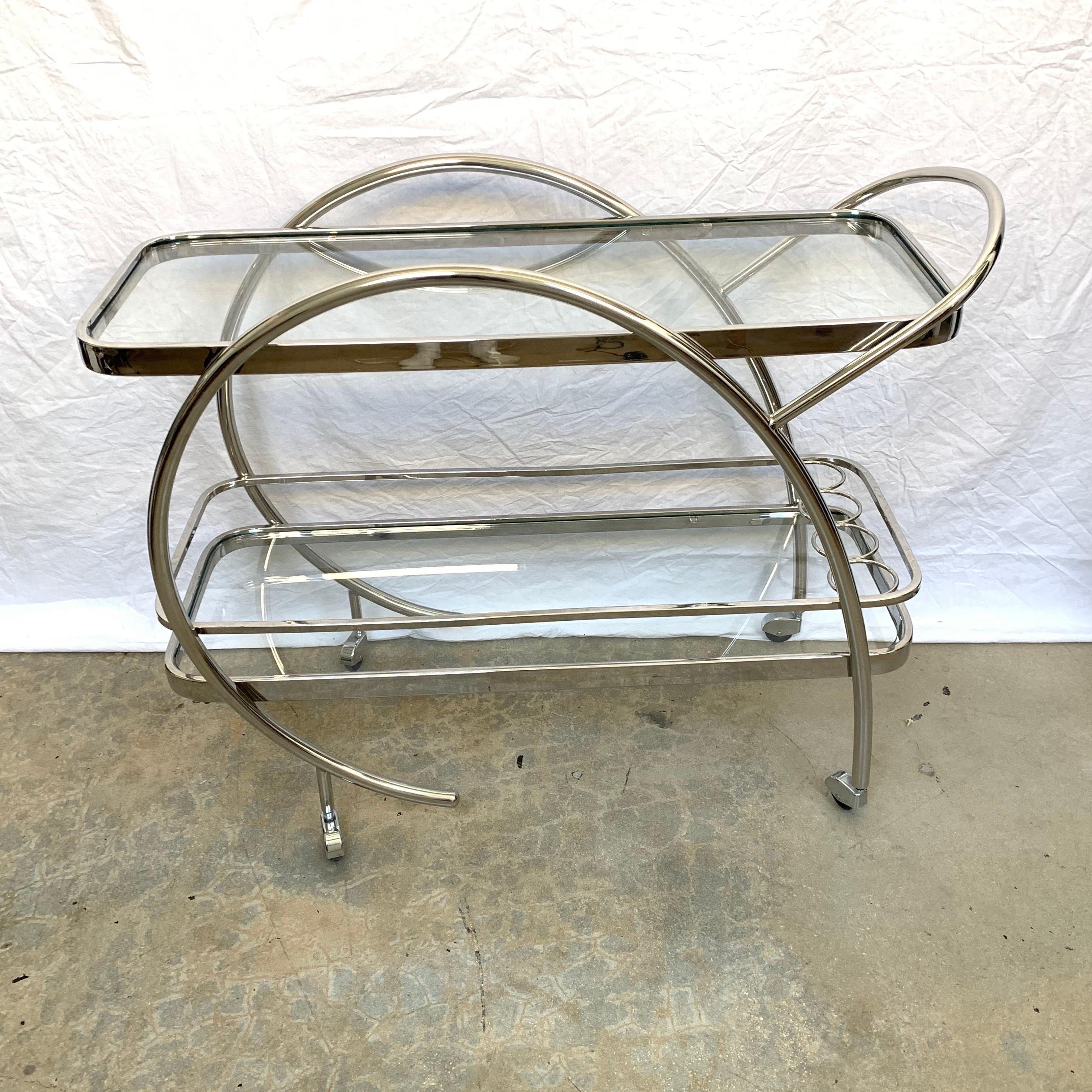Art Deco Streamline Tubular Chrome and Glass Zeppelin Style Bar Cart or Trolley In Good Condition In Miami, FL