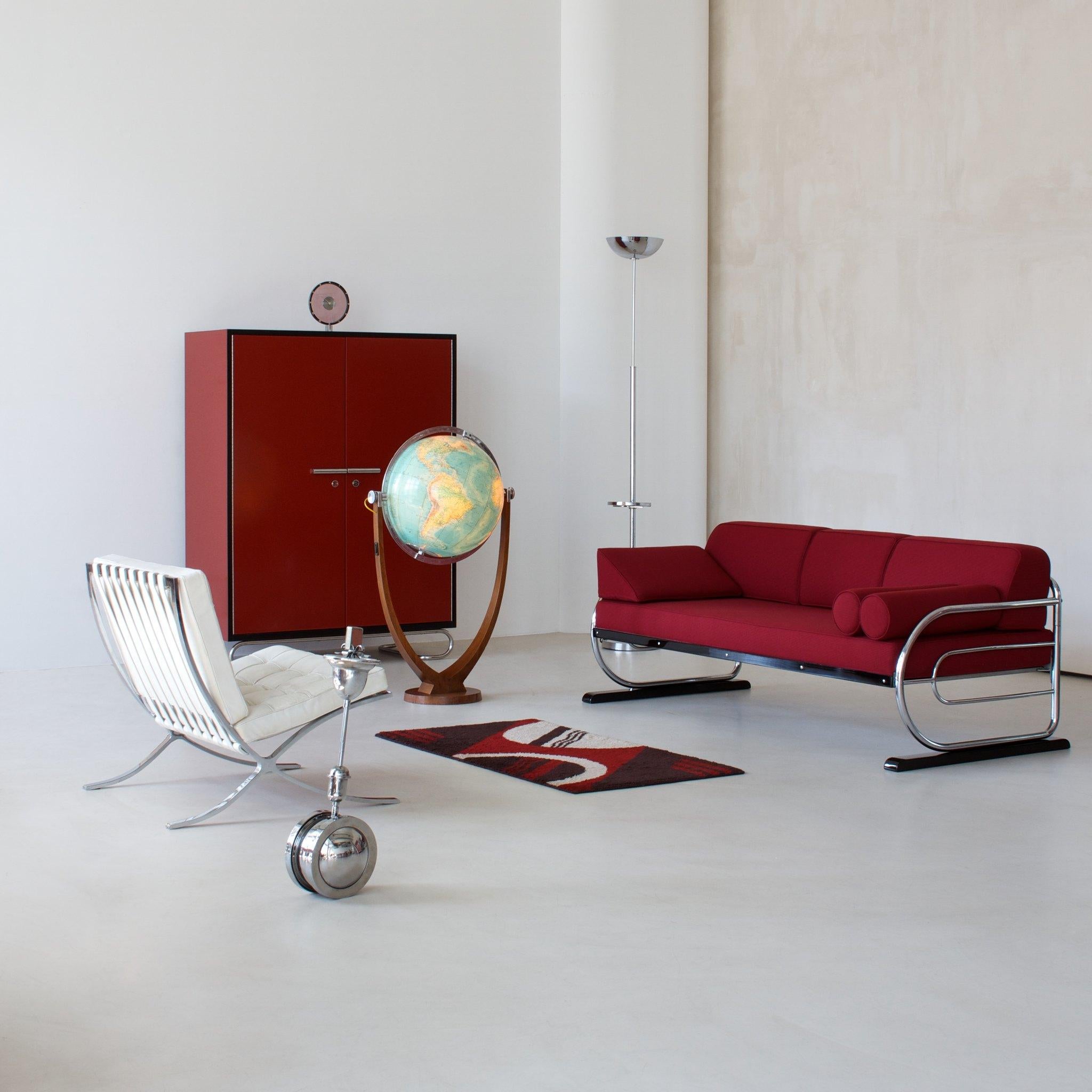 German Art Deco-Streamline Tubular Steel Couch / Daybed, Fabric Upholstery, ca. 1930 For Sale