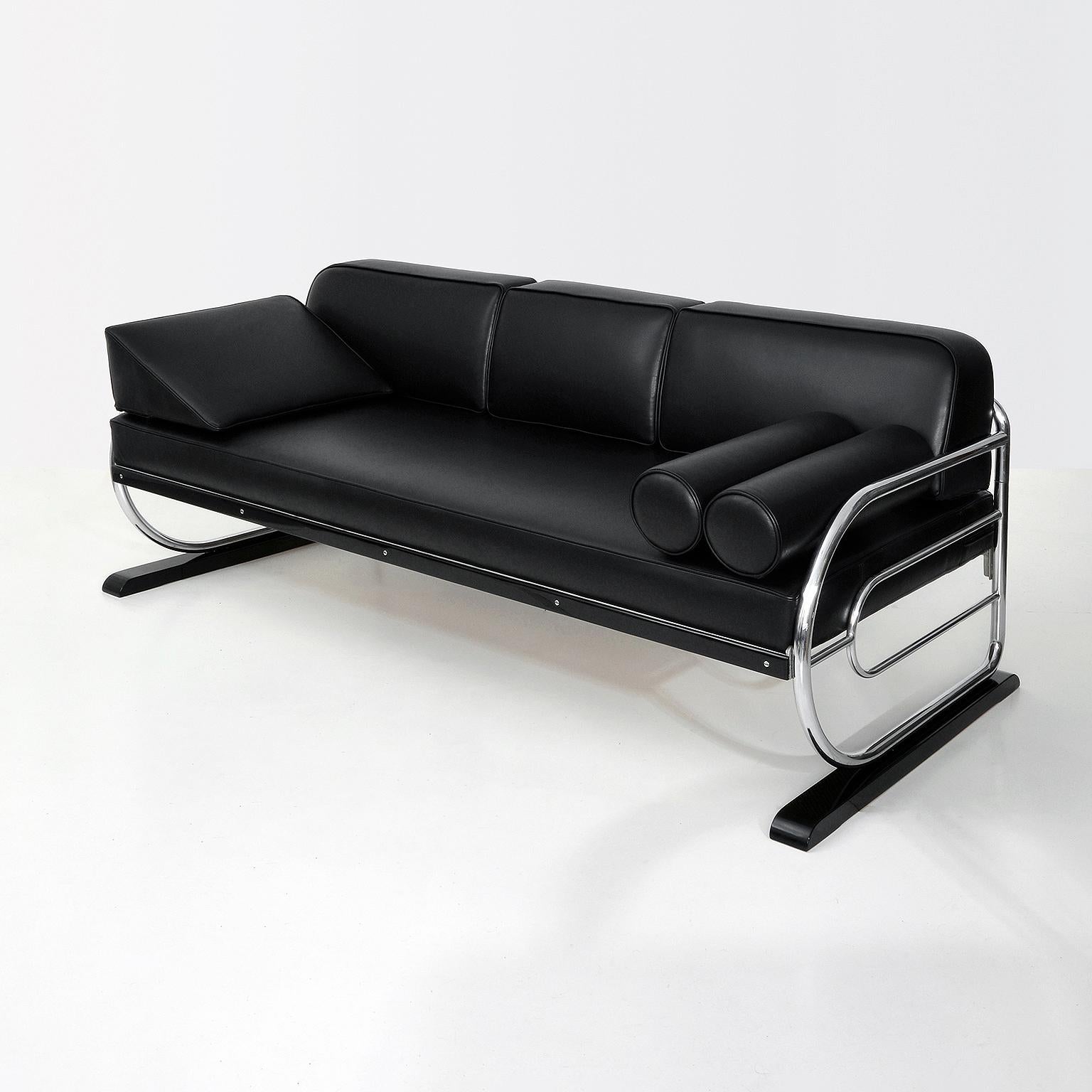 This original Art Deco - Streamline Couch/ Daybed is restored on request and available in different amounts. Delivery time c. 12 weeks.