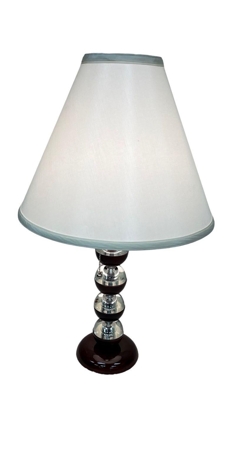 Lampe de table Art Déco Streamline en noyer et verre massif Américain Circa 1930's en vente 4