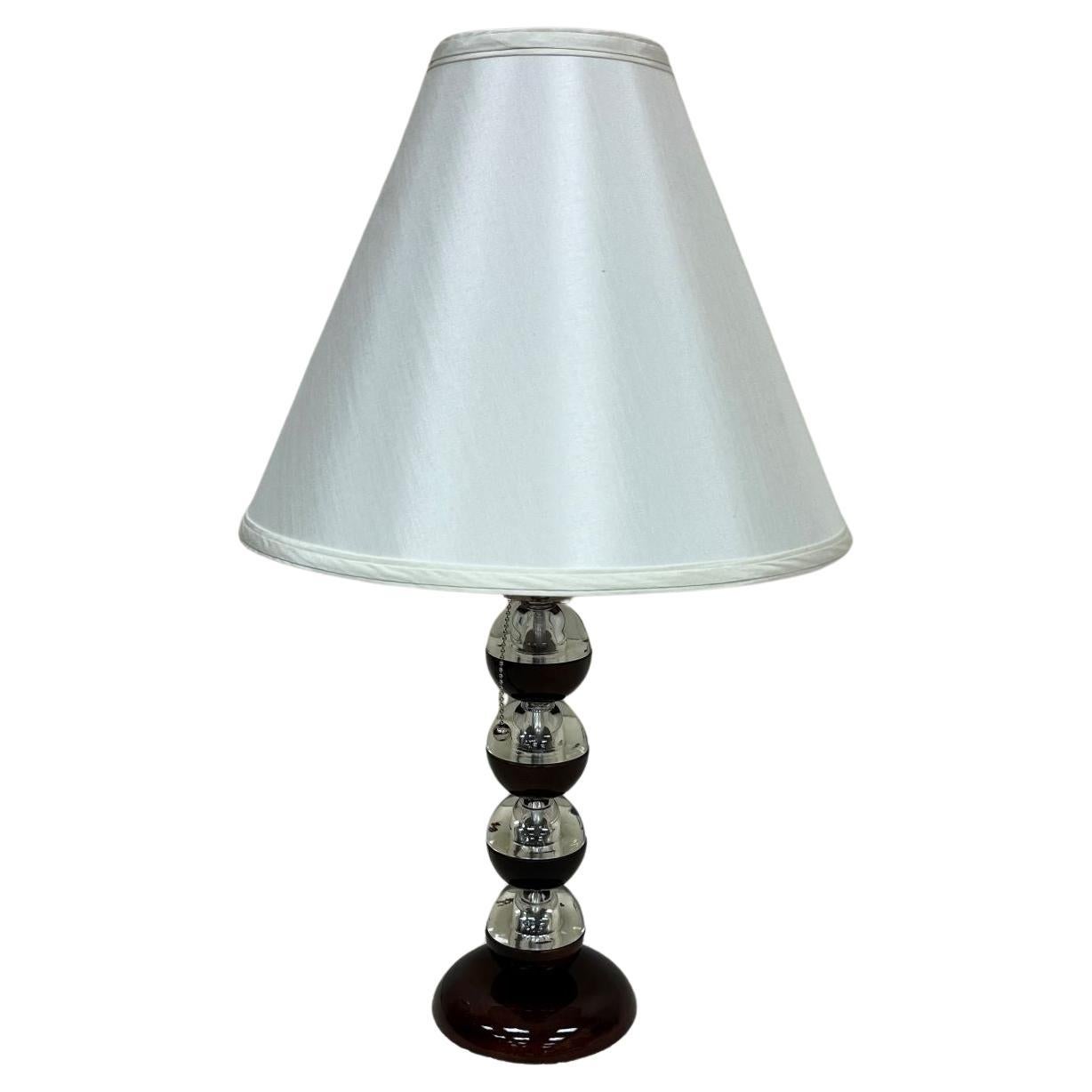 Verre Lampe de table Art Déco Streamline en noyer et verre massif Américain Circa 1930's en vente