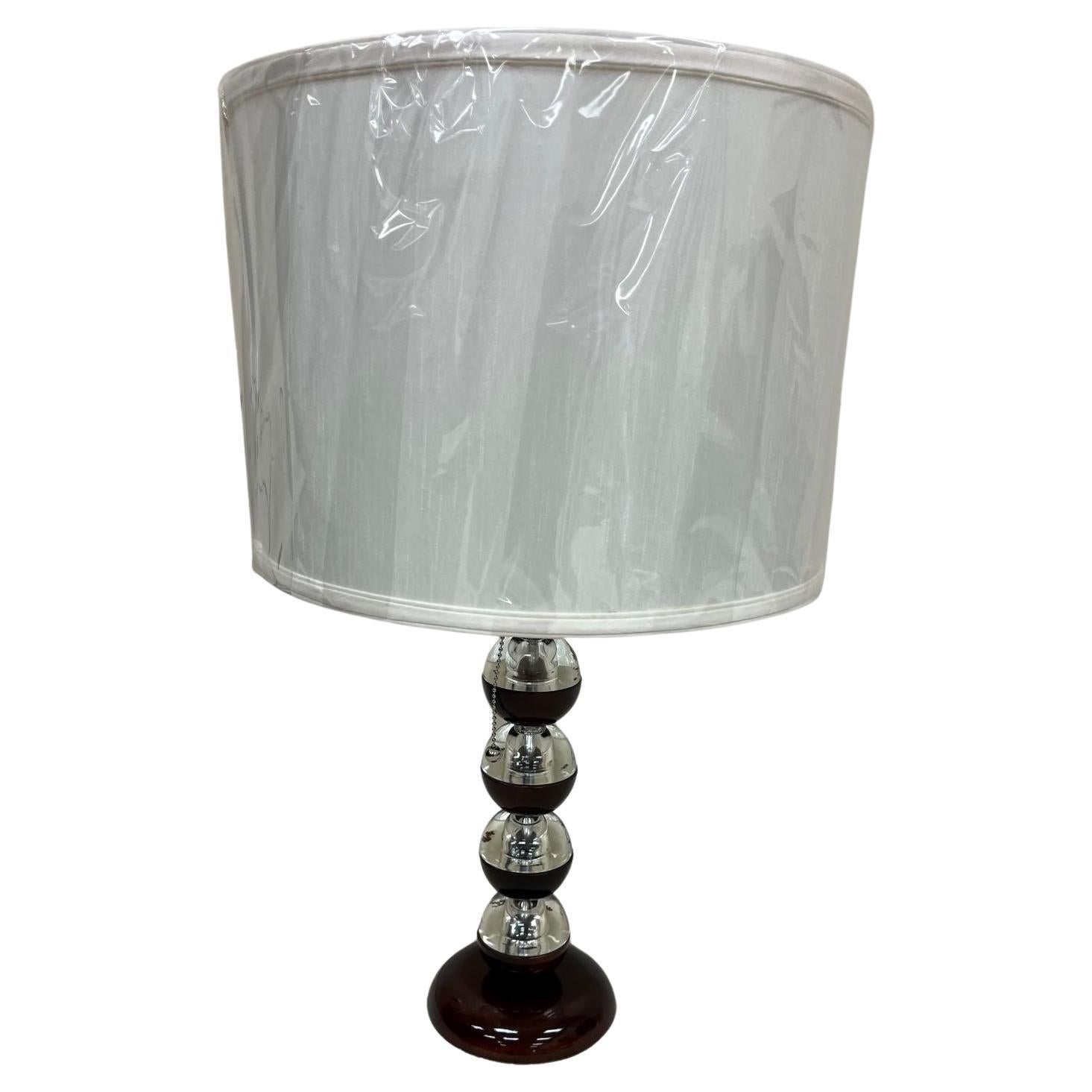 Lampe de table Art Déco Streamline en noyer et verre massif Américain Circa 1930's en vente