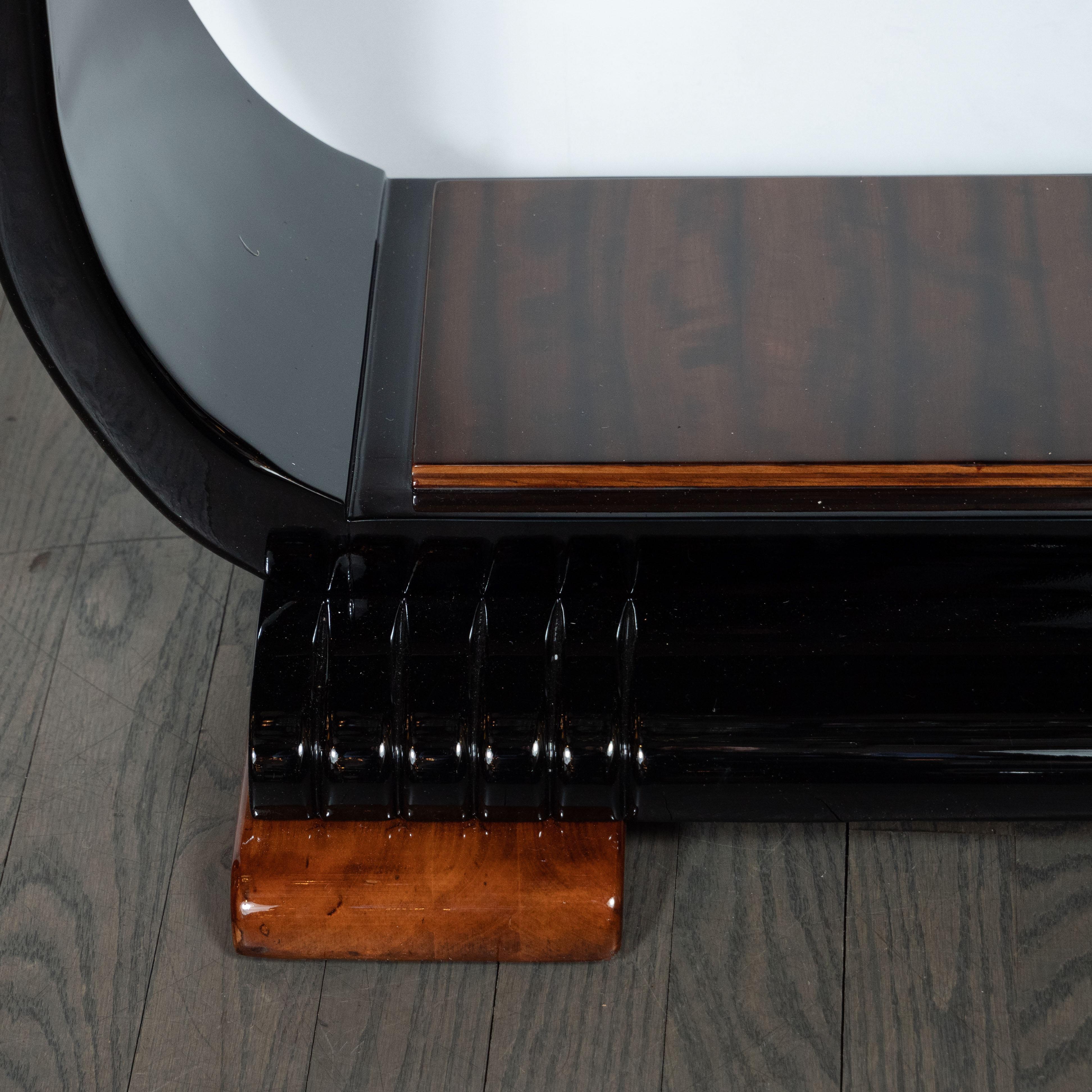 Art Deco Streamlined Black Lacquer, Bookmatched Walnut & Rosewood Console Table (Mitte des 20. Jahrhunderts)