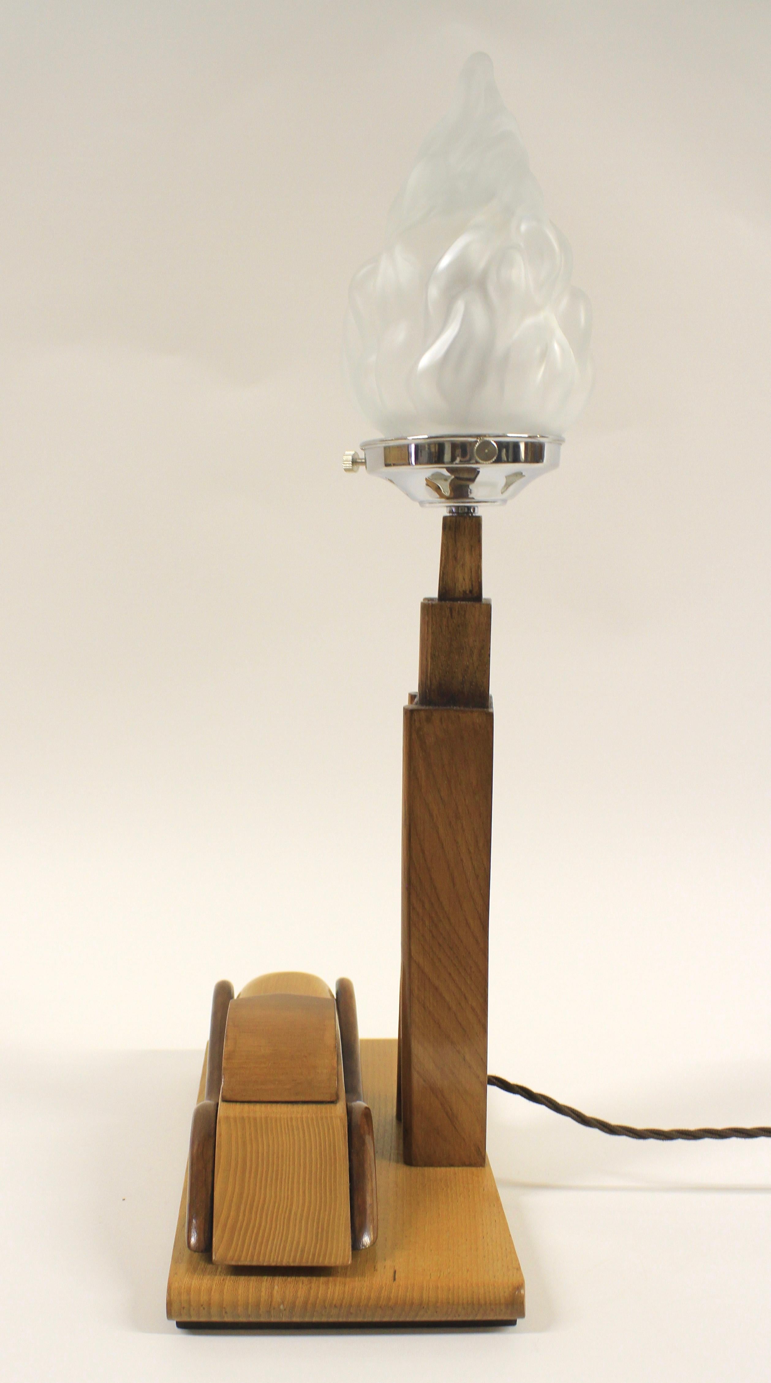 English Art Deco Streamlined car table lamp circa 1930s For Sale