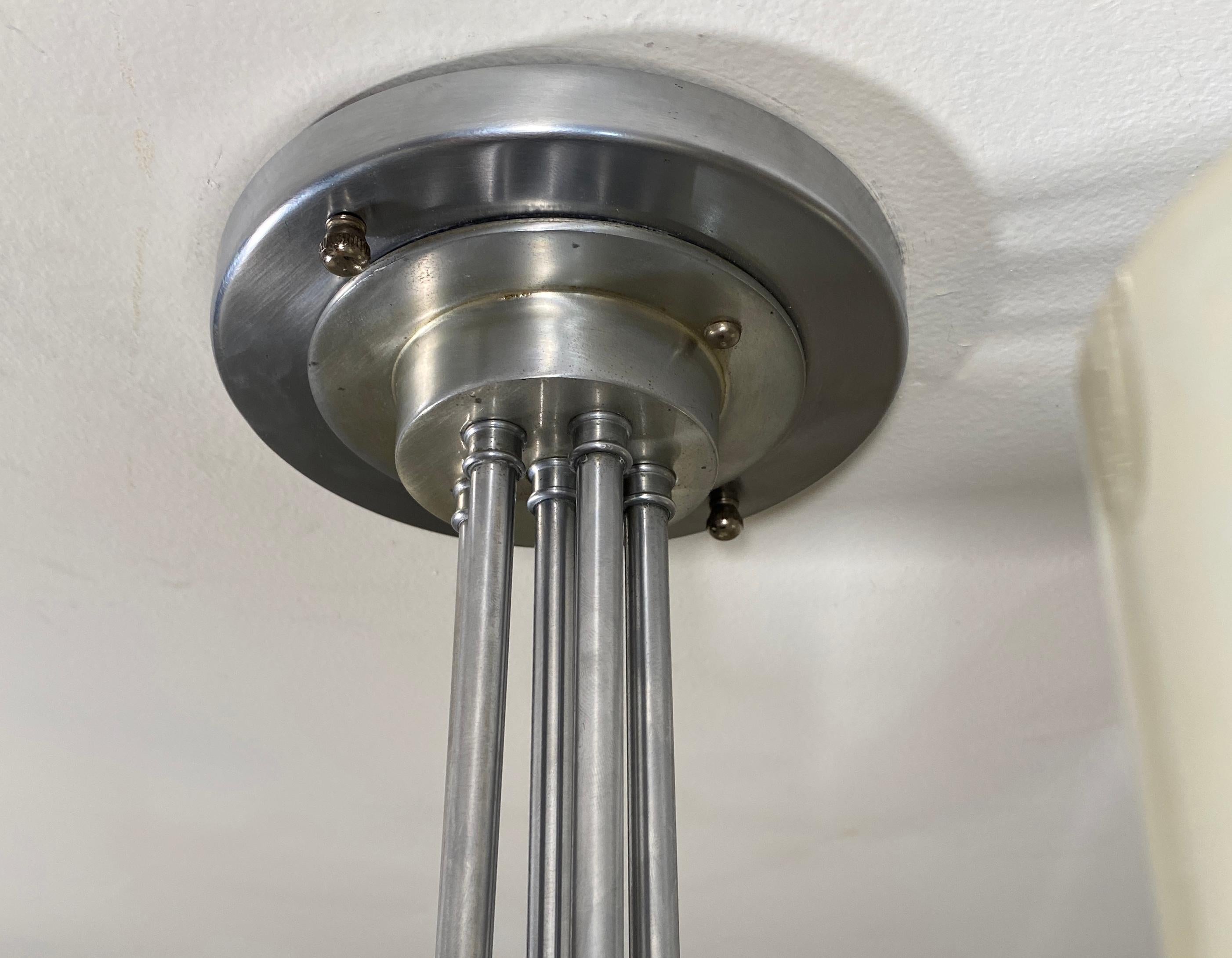 Lampadario Art Deco Streamlined placcato in nichel in vendita 2