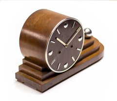 Reloj Art Decó Aerodinámico