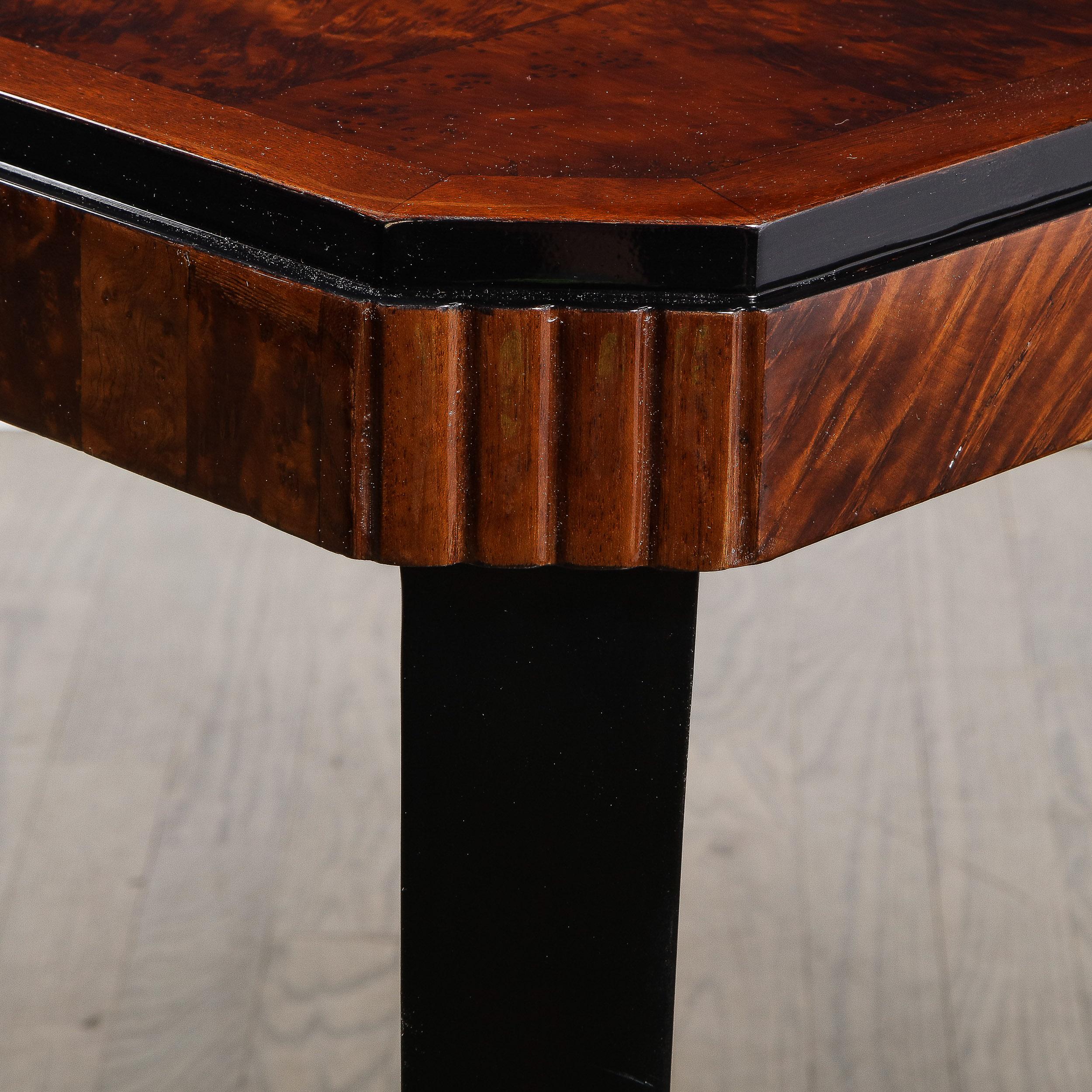 Art Deco Streamlined Cocktail Table in Bookmatched Burled Walnut & Black Lacquer For Sale 1