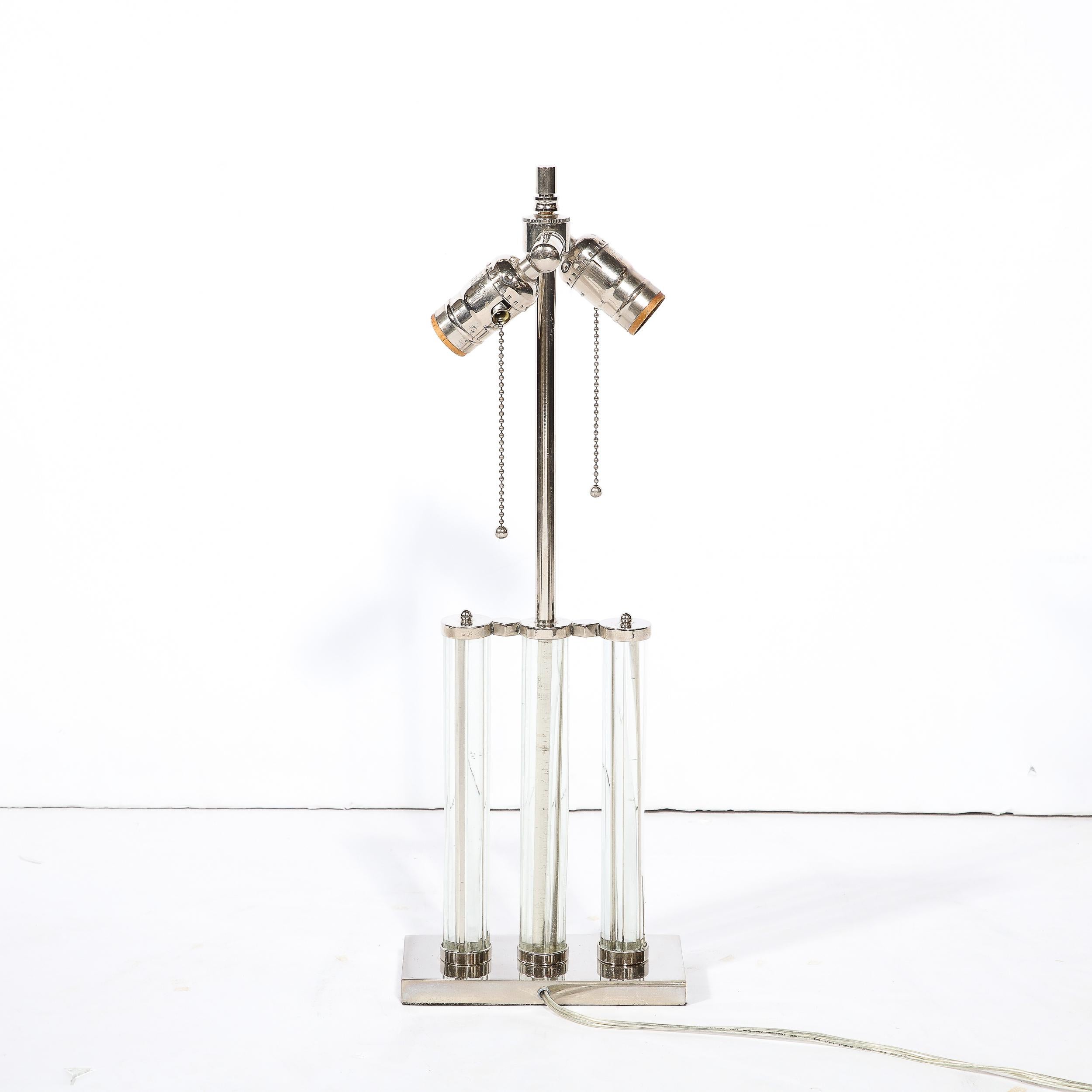 Lampe de table Art déco de forme cylindrique profilée en verre et nickel poli en vente 4