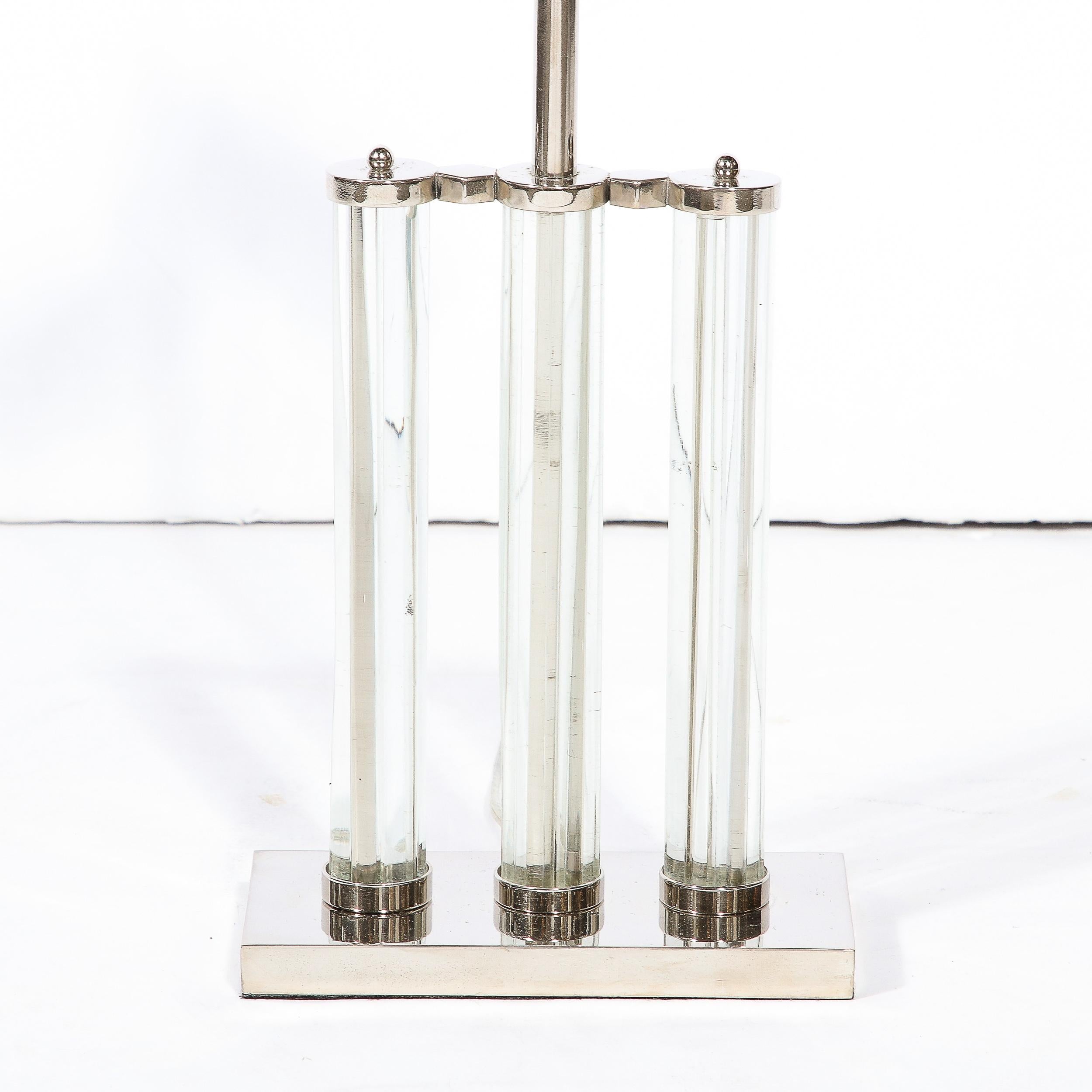 Lampe de table Art déco de forme cylindrique profilée en verre et nickel poli en vente 1