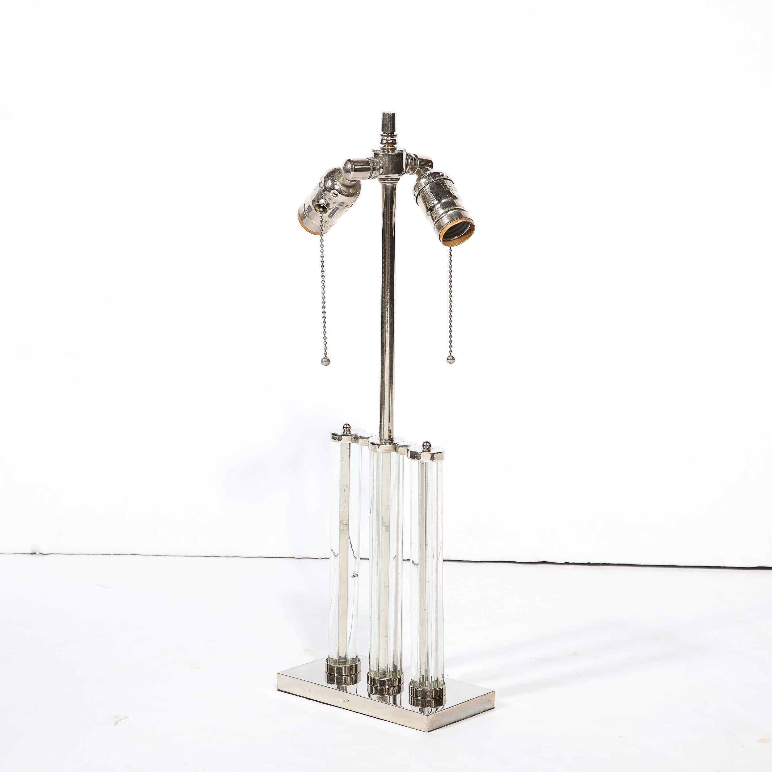 Lampe de table Art déco de forme cylindrique profilée en verre et nickel poli en vente 2