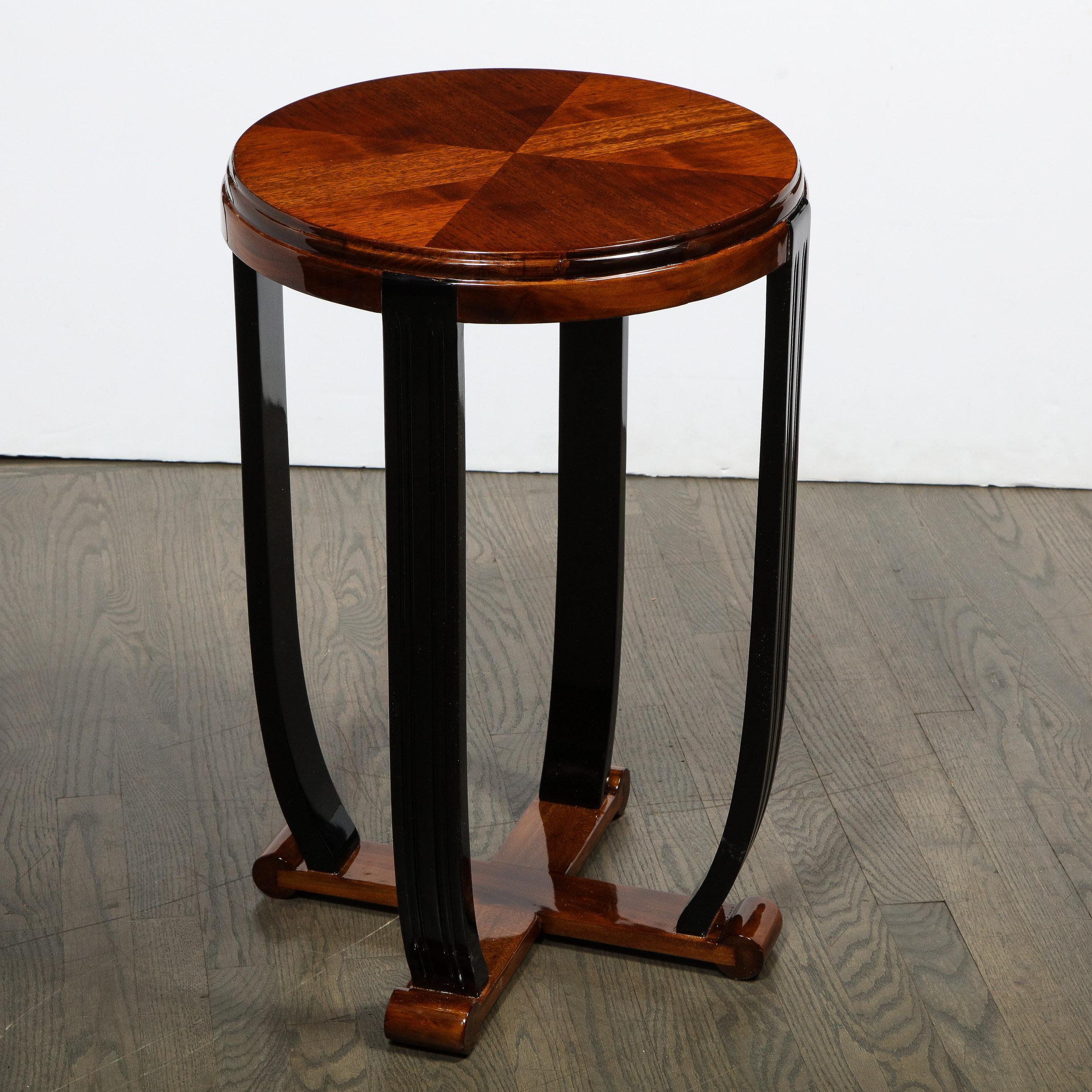 Mid-20th Century Art Deco Streamlined Gueridon Table in Black Lacquer and Bookmatched Walnut