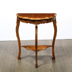 Consola Art Decó de dos niveles de nogal con detalles neoclásicos