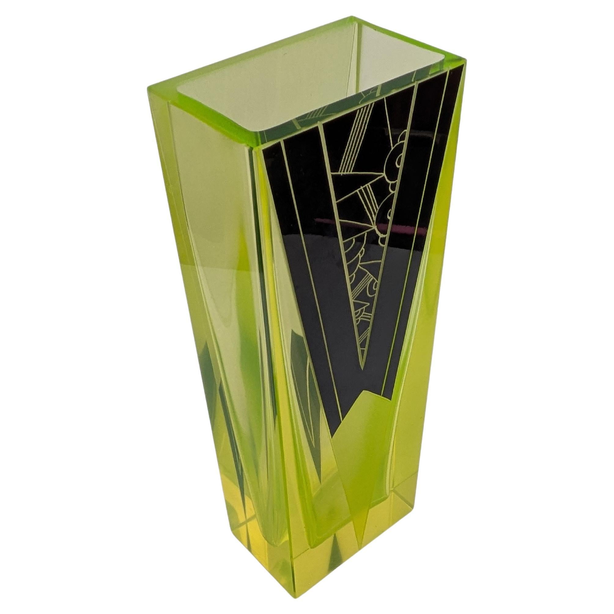 Atemberaubende Vase aus Uranium und schwarzer Emaille im Art déco-Stil im Zustand „Gut“ im Angebot in Devon, England