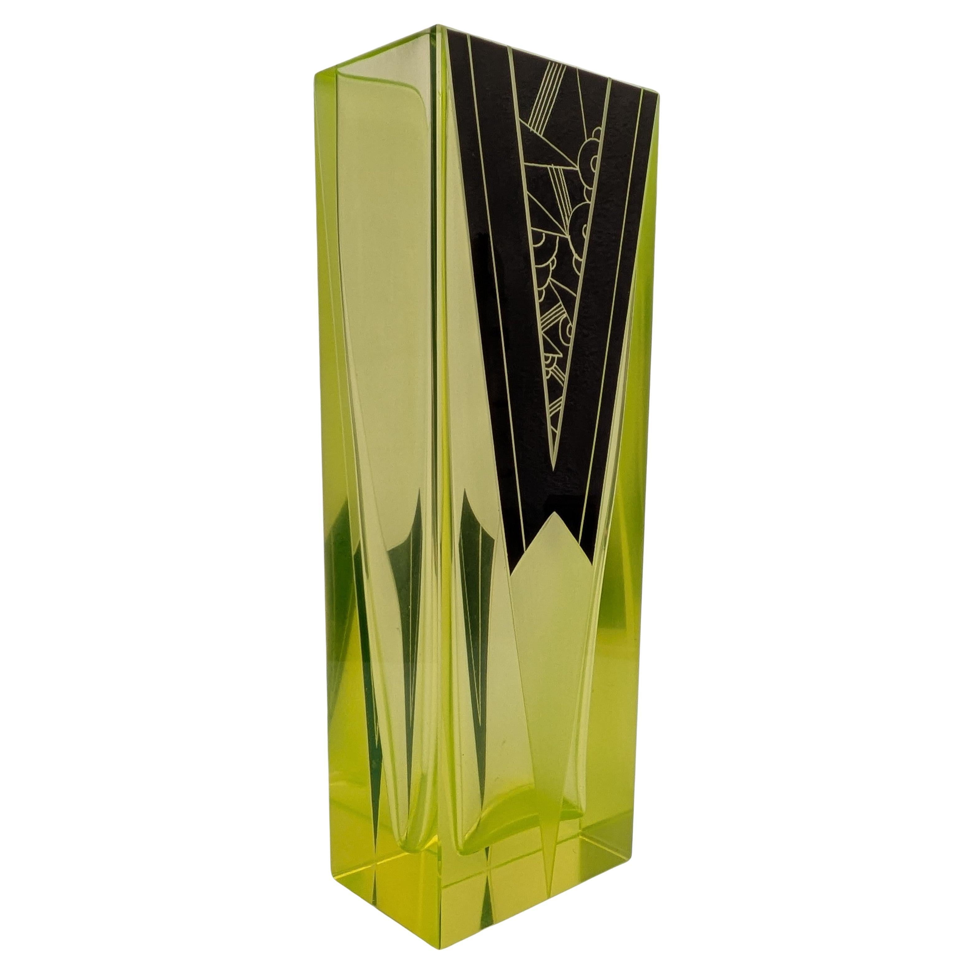 Atemberaubende Vase aus Uranium und schwarzer Emaille im Art déco-Stil im Angebot 1