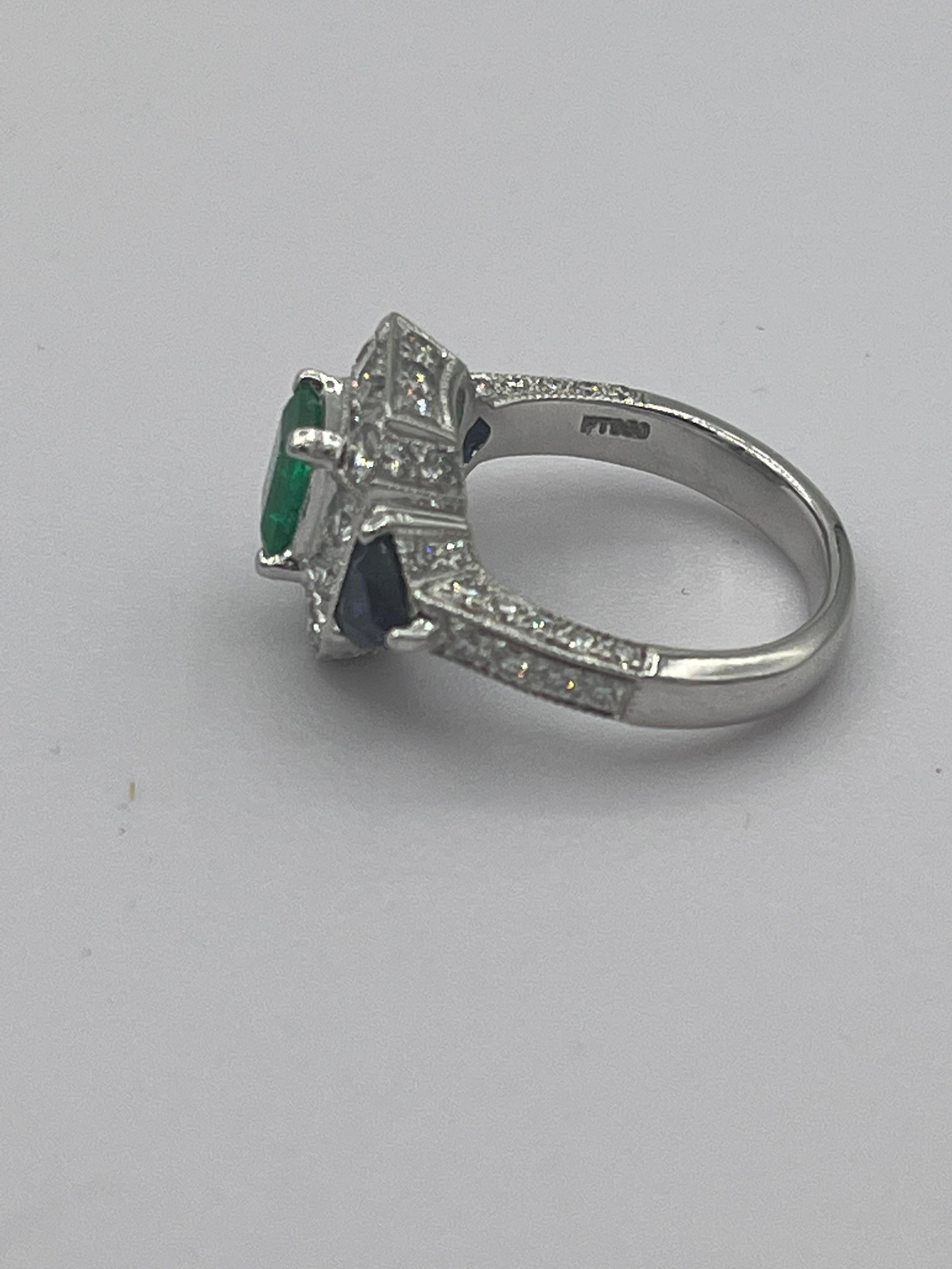 Women's Art Deco Styl  Colombia Emerald Diamond Sapphire Ring Platinum For Sale