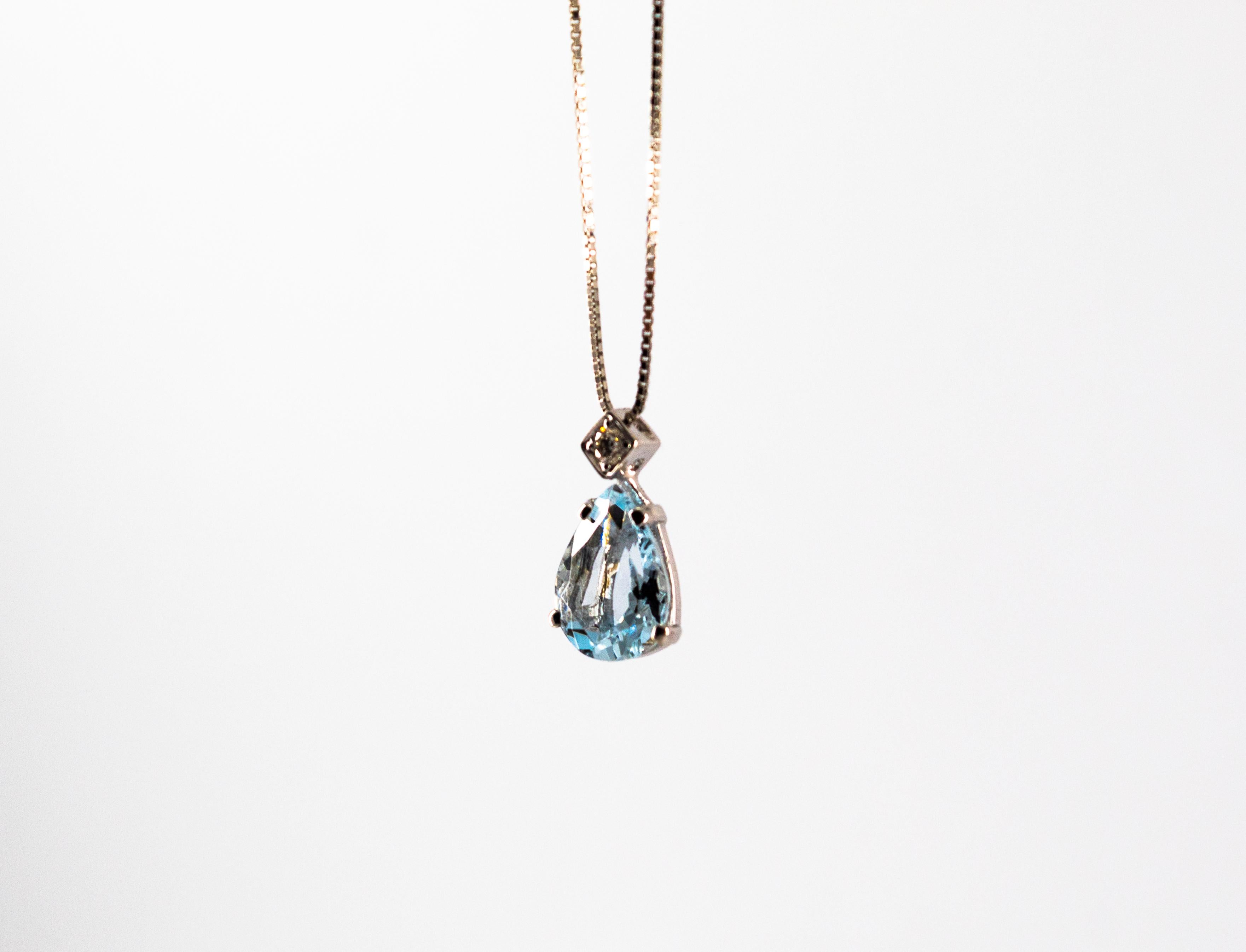 Taglio a goccia Collana in oro bianco con diamante da 0,03 carati e acquamarina da 1,20 carati in stile Art Deco in vendita