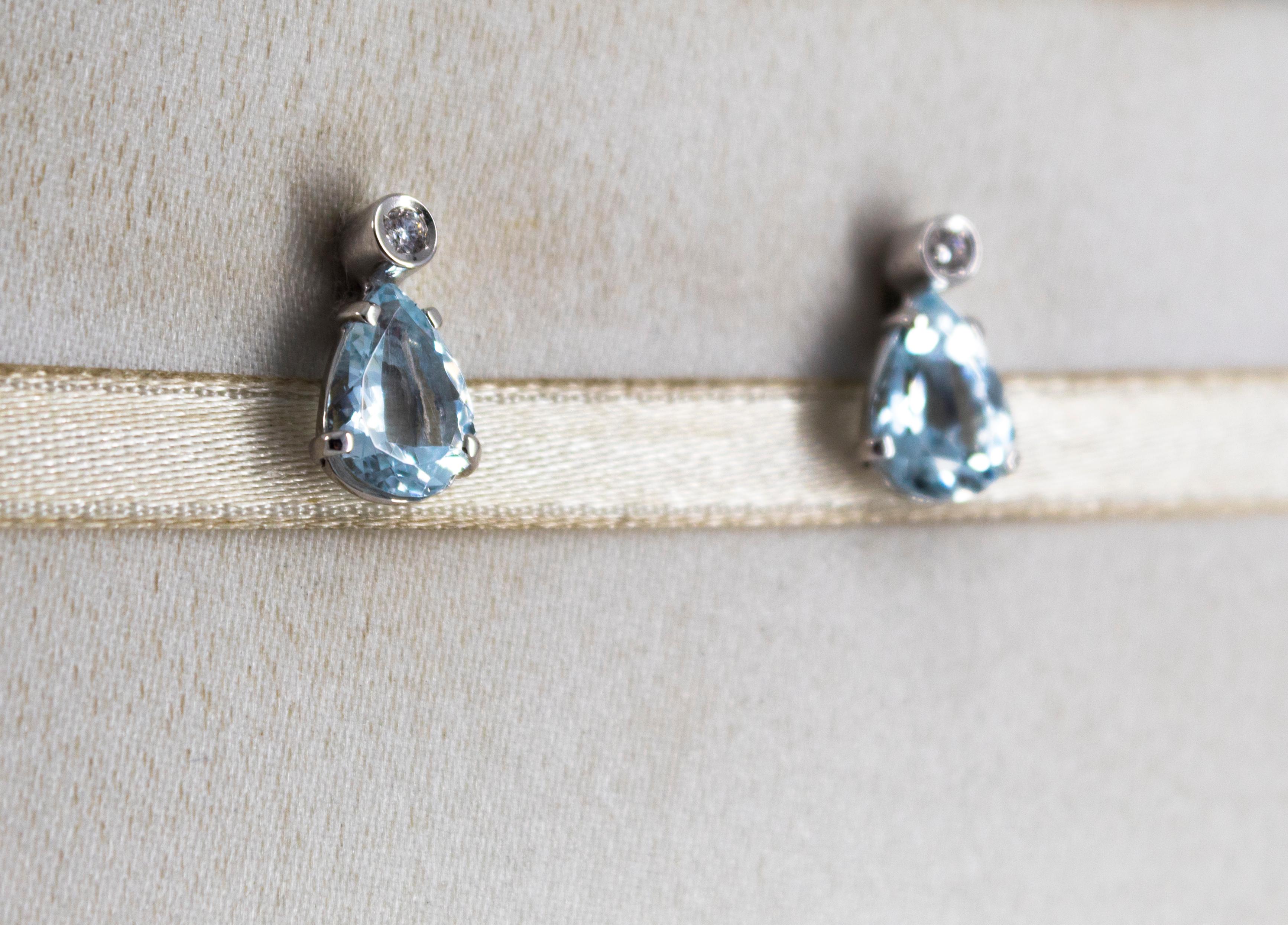 Pendientes de oro blanco estilo art déco con diamante de 0,06 quilates y aguamarina de 2,40 quilates Corte pera en venta