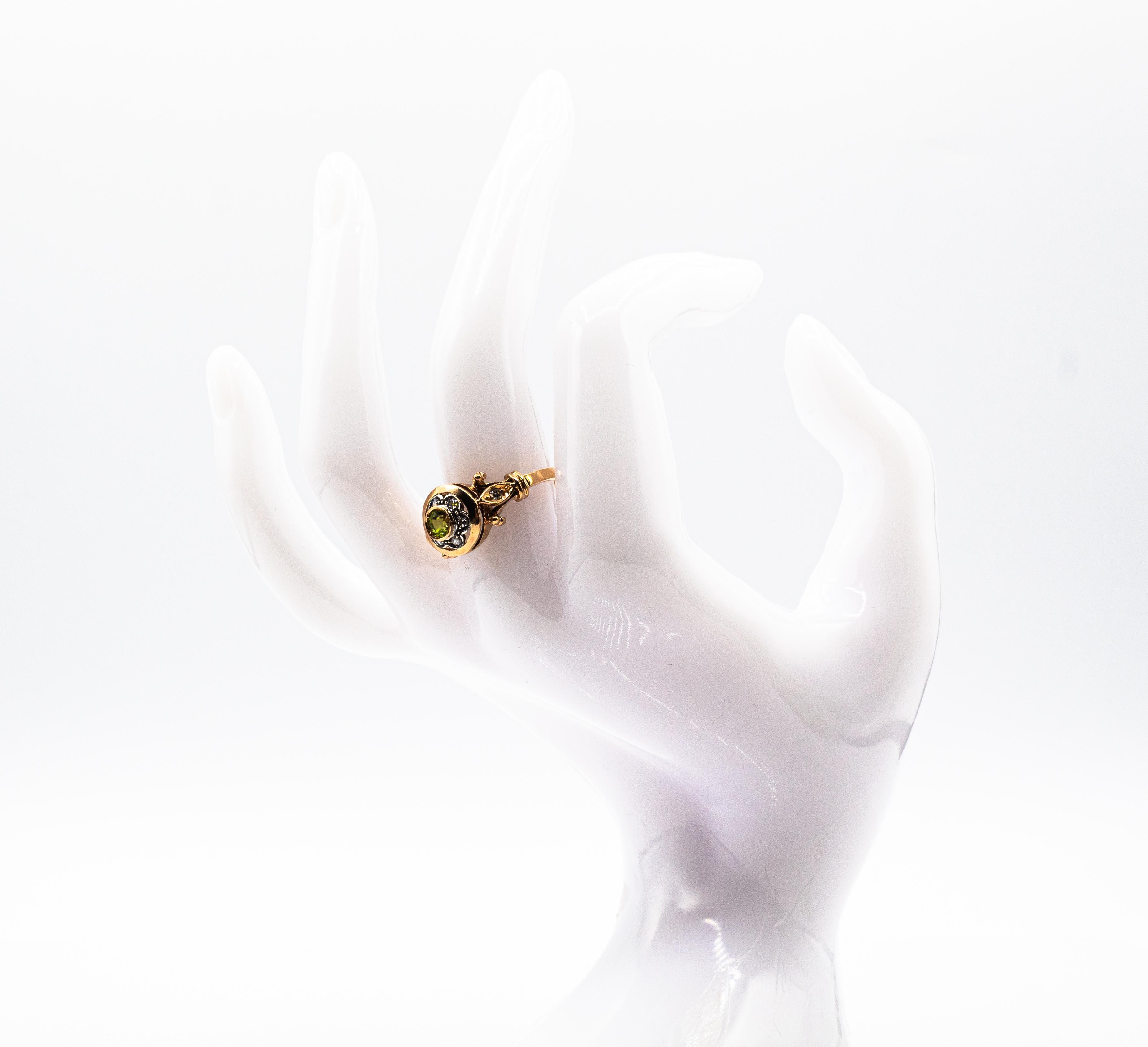 Bague en or jaune style art déco 0,40 carat diamant blanc taille ronde péridot en vente 14