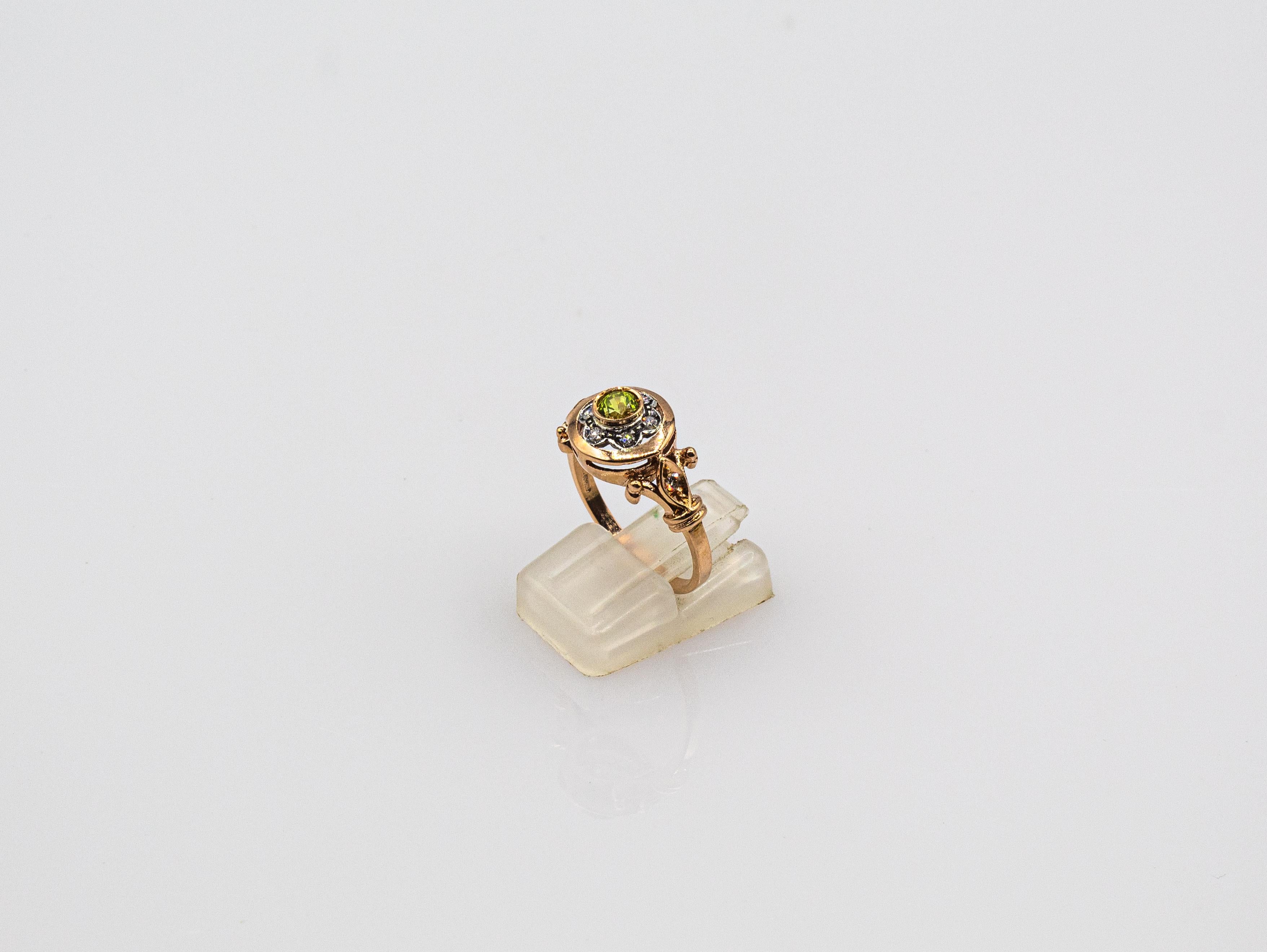 Women's or Men's Art Deco Style 0.40 Carat White Round Cut Diamond Peridot Yellow Gold Ring For Sale