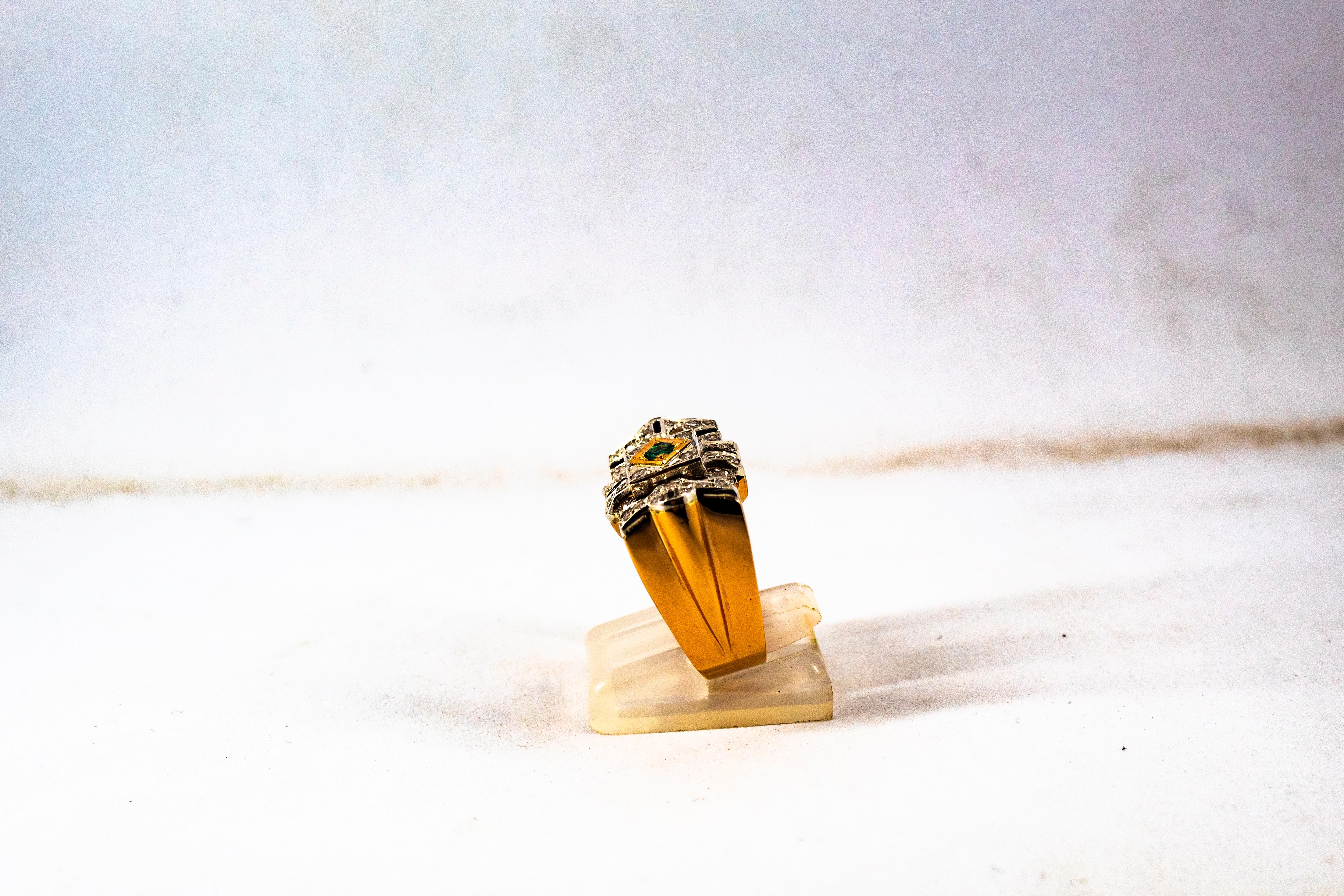 Art Deco-Cocktailring mit 0.60 Karat weißem Diamant und Smaragd aus Gelbgold für Damen oder Herren im Angebot