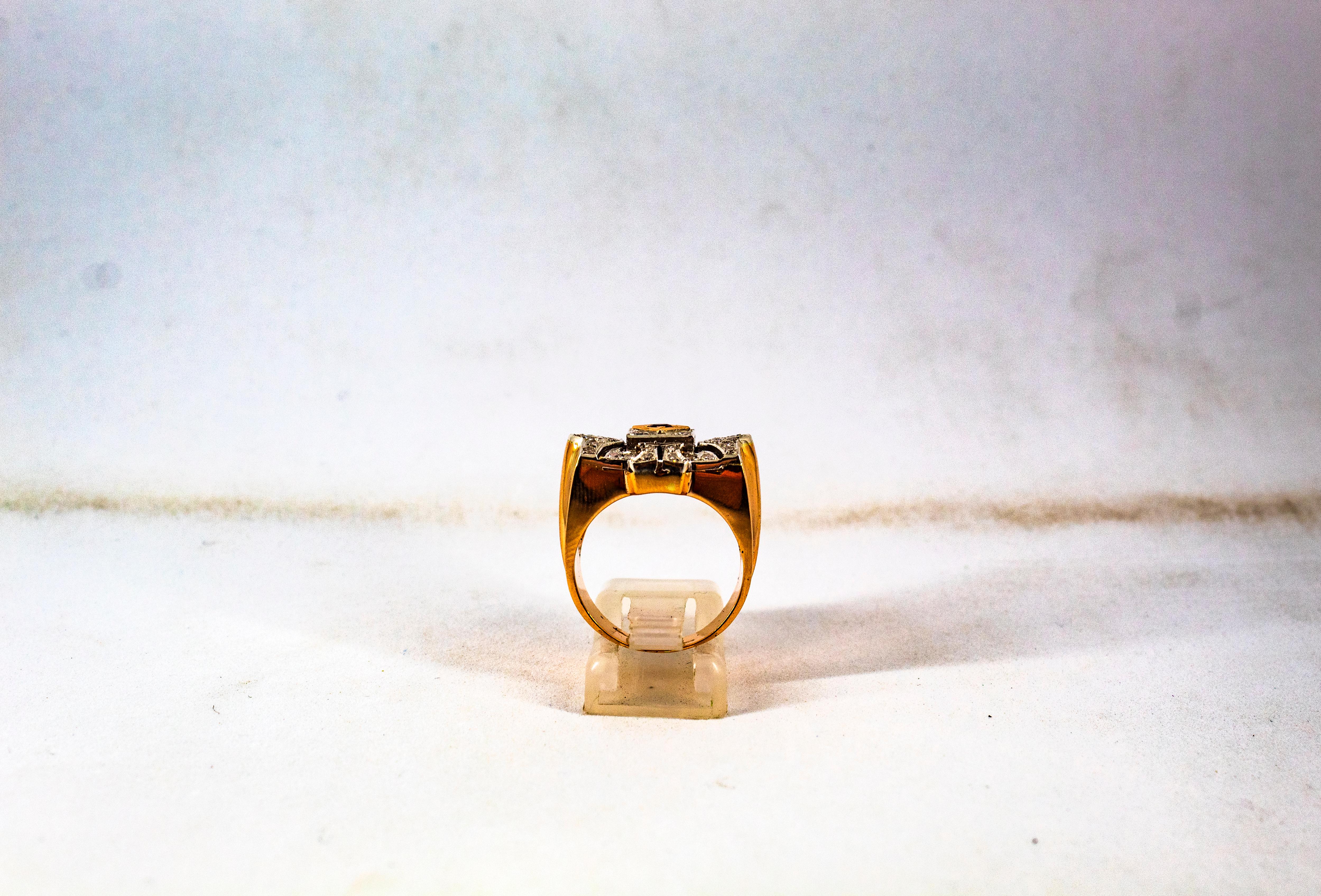 Anello da cocktail in oro giallo con diamante bianco e rubino in stile Art Deco da 0,60 carati in vendita 4
