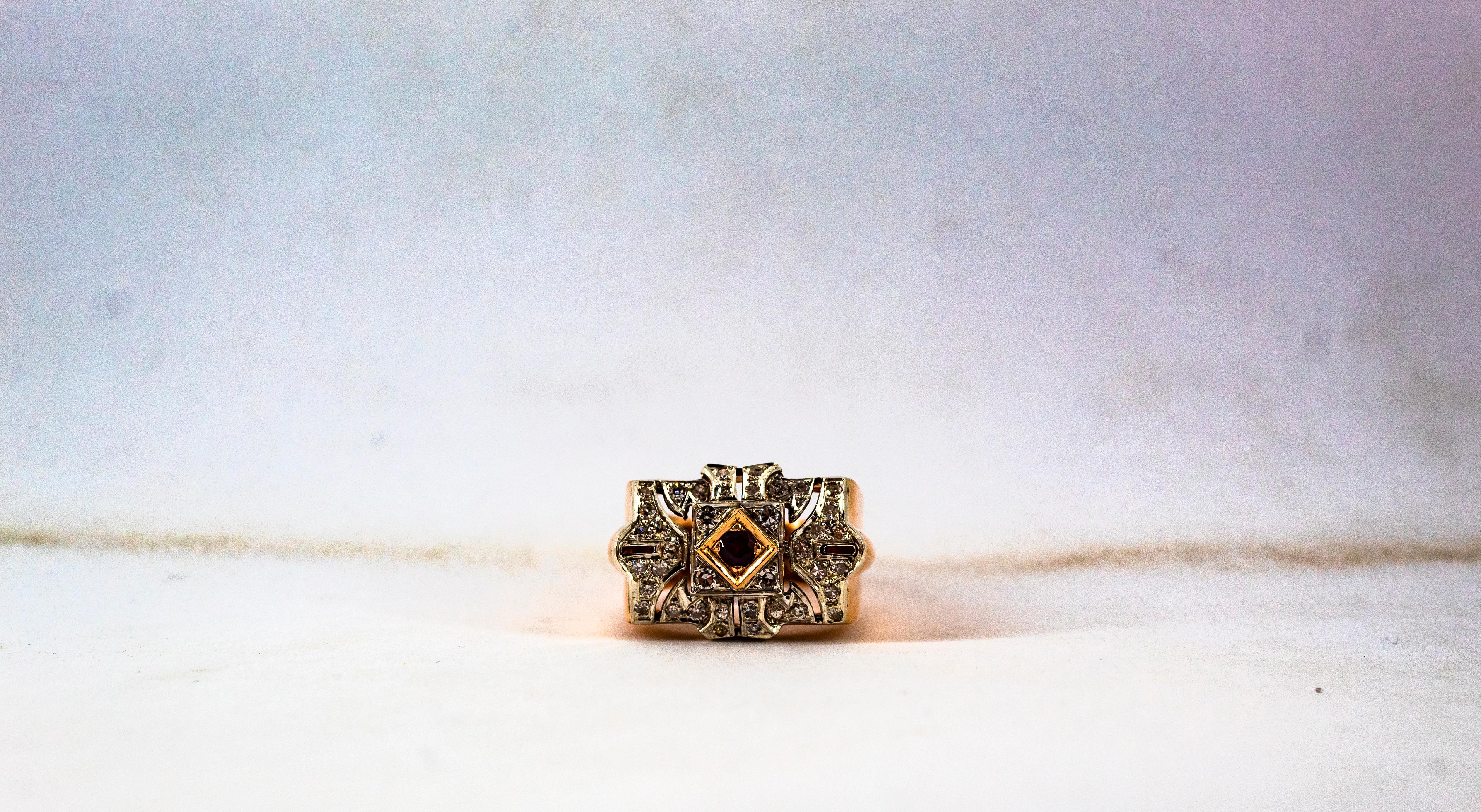 Anello da cocktail in oro giallo con diamante bianco e rubino in stile Art Deco da 0,60 carati in vendita 8