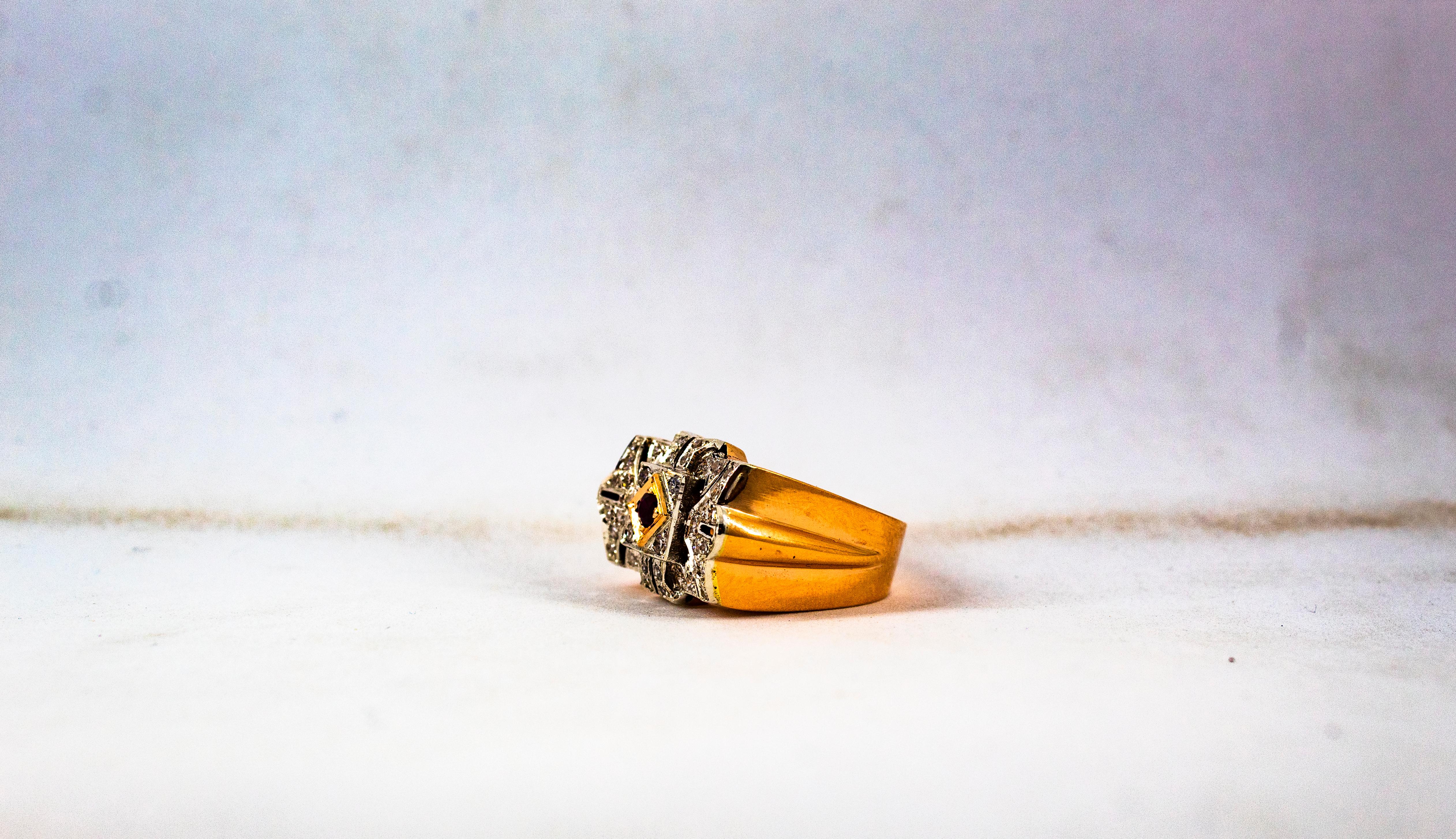 Anello da cocktail in oro giallo con diamante bianco e rubino in stile Art Deco da 0,60 carati in vendita 10