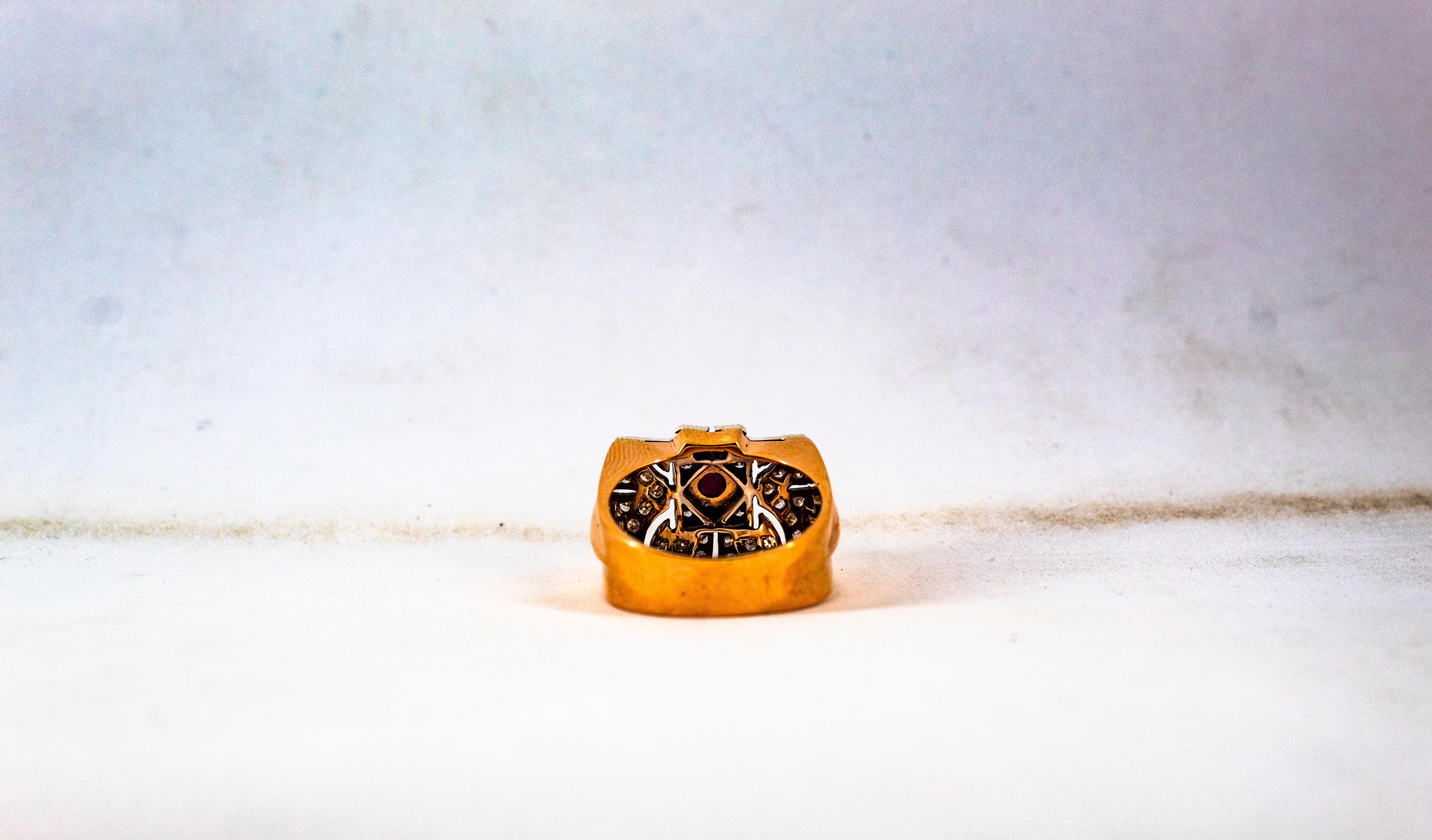 Anello da cocktail in oro giallo con diamante bianco e rubino in stile Art Deco da 0,60 carati in vendita 11