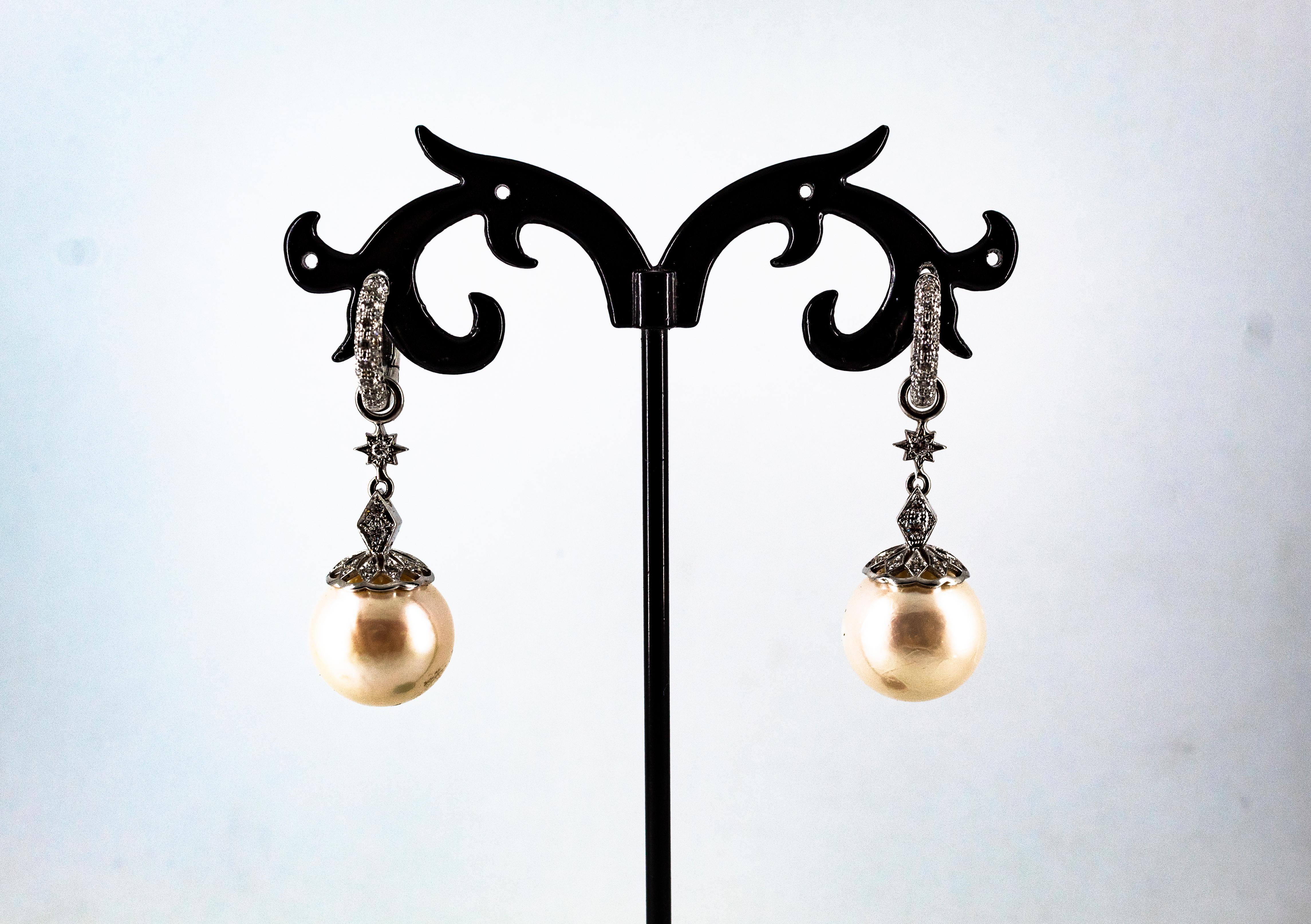 Weißgold-Ohrringe im Art-Déco-Stil mit 0,60 Karat weißen runden Diamanten und Perlen für Damen oder Herren im Angebot
